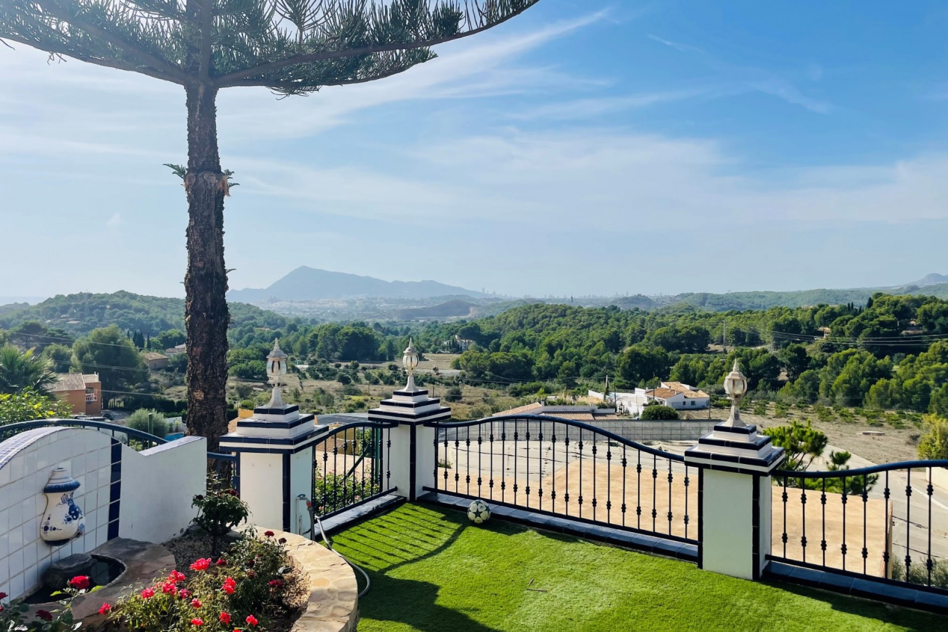 Resale - Villa -
Altea la Vella - Altea