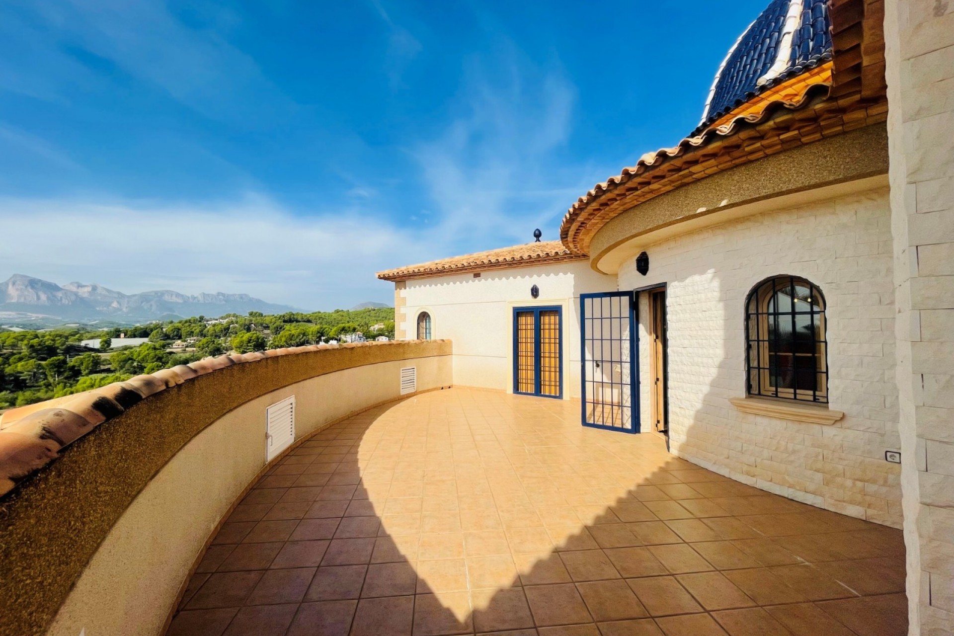 Resale - Villa -
Altea la Vella - Altea