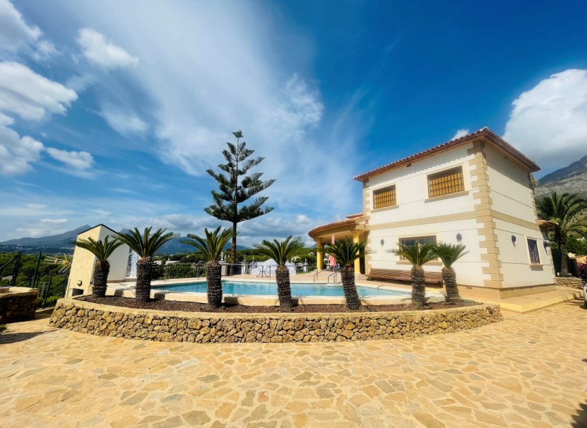 Resale - Villa -
Altea la Vella - Altea