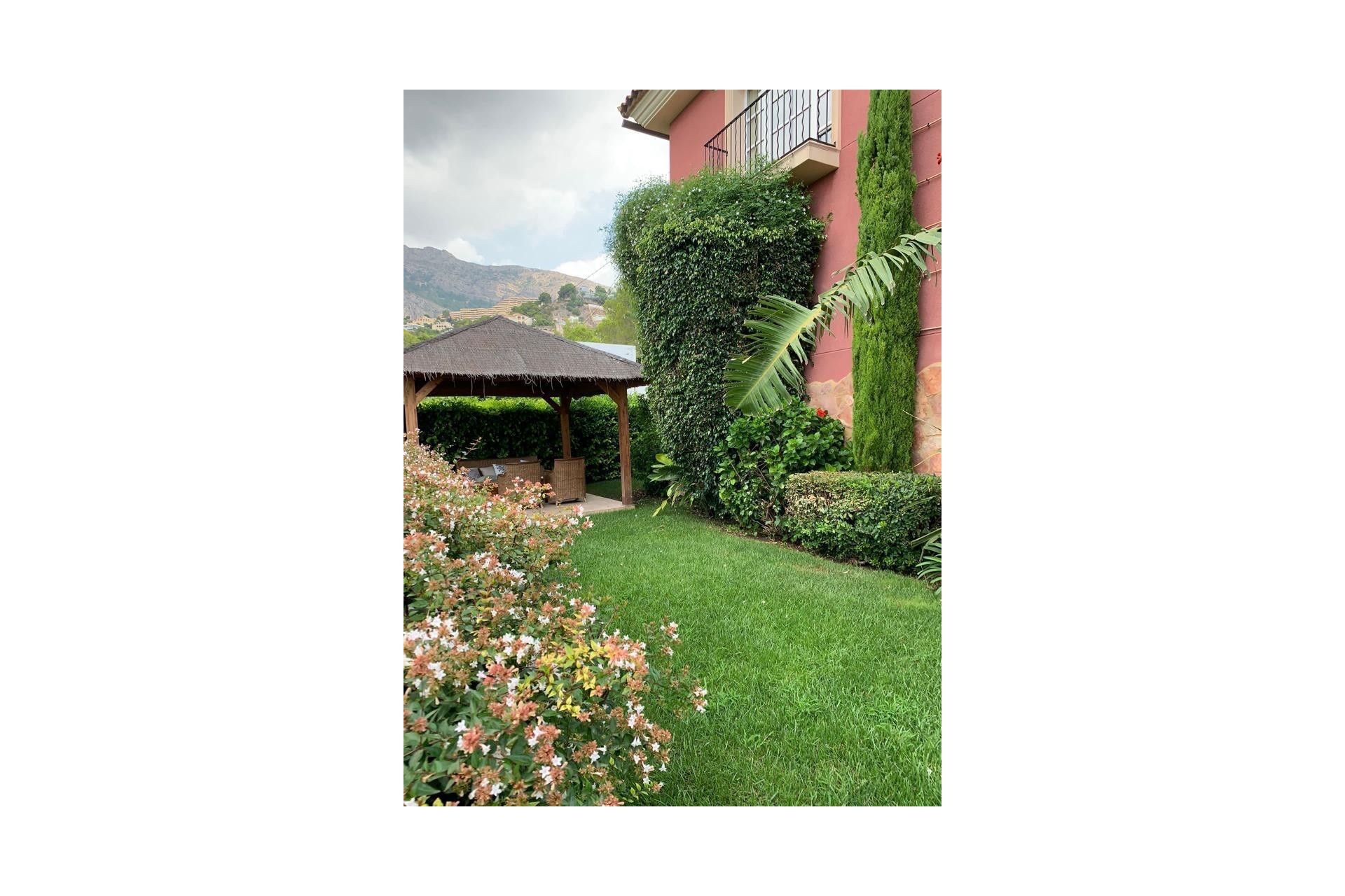 Resale - Villa -
Altea - La Vieja