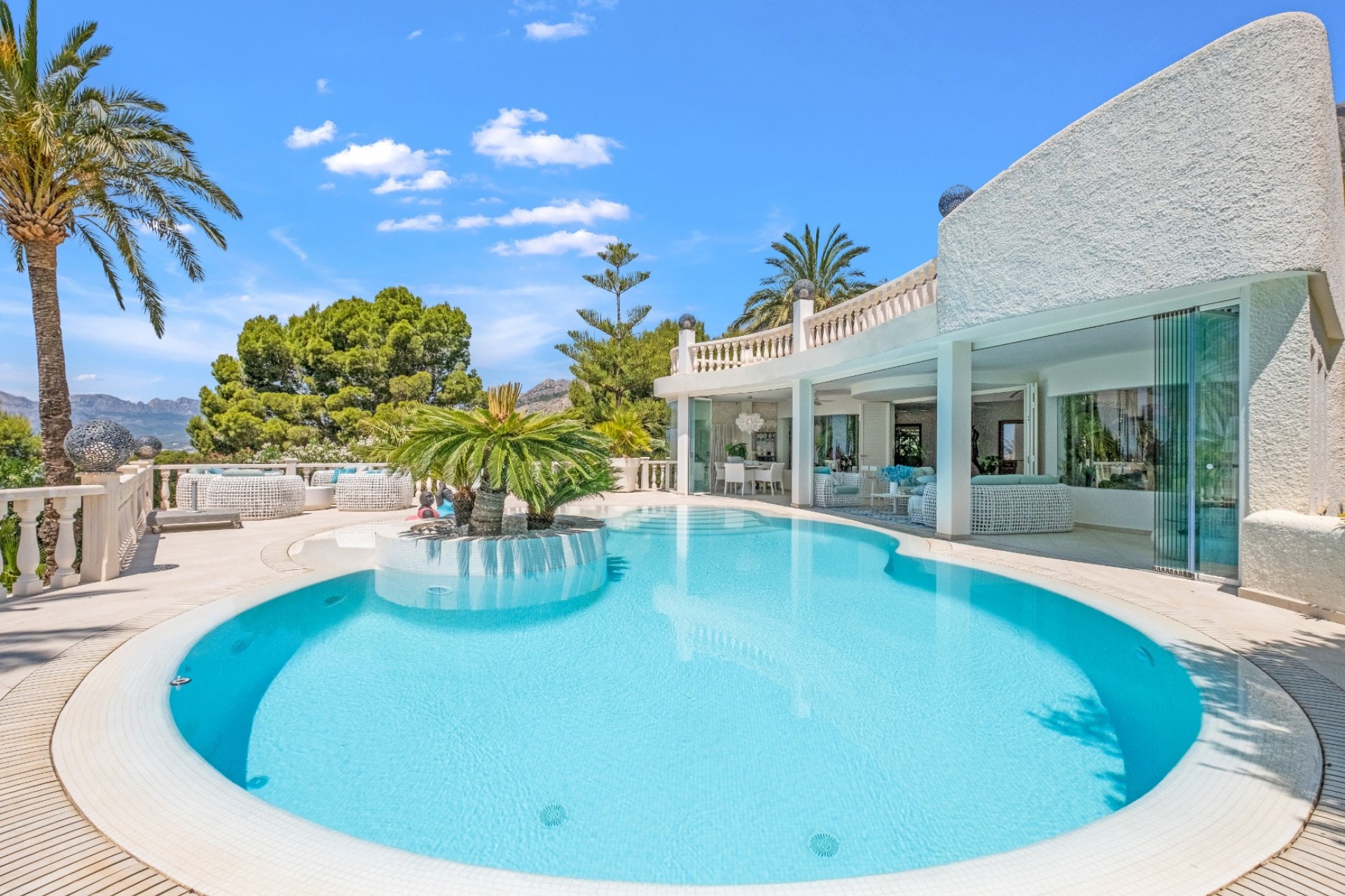 Resale - Villa -
Altea