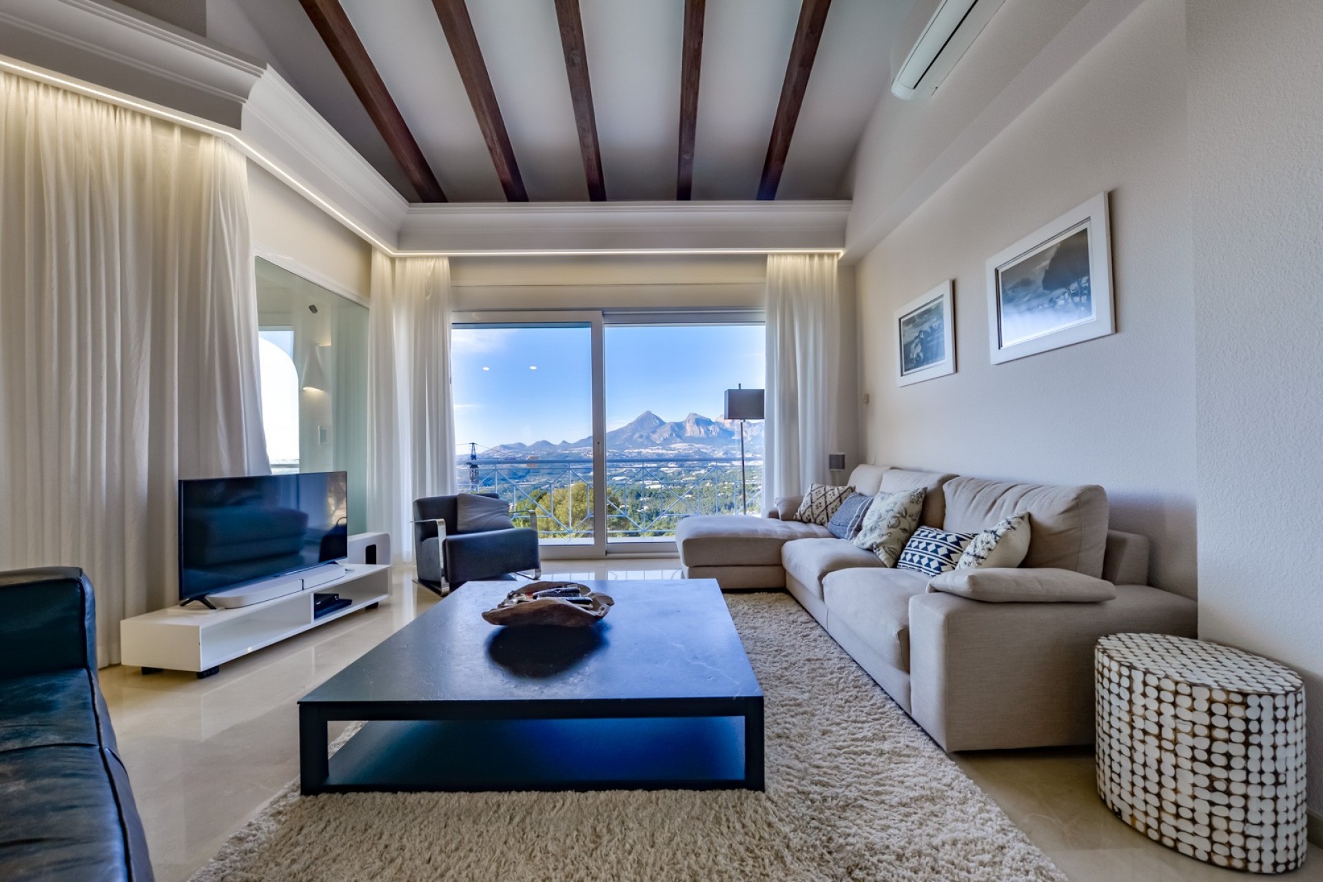 Resale - Villa -
Altea