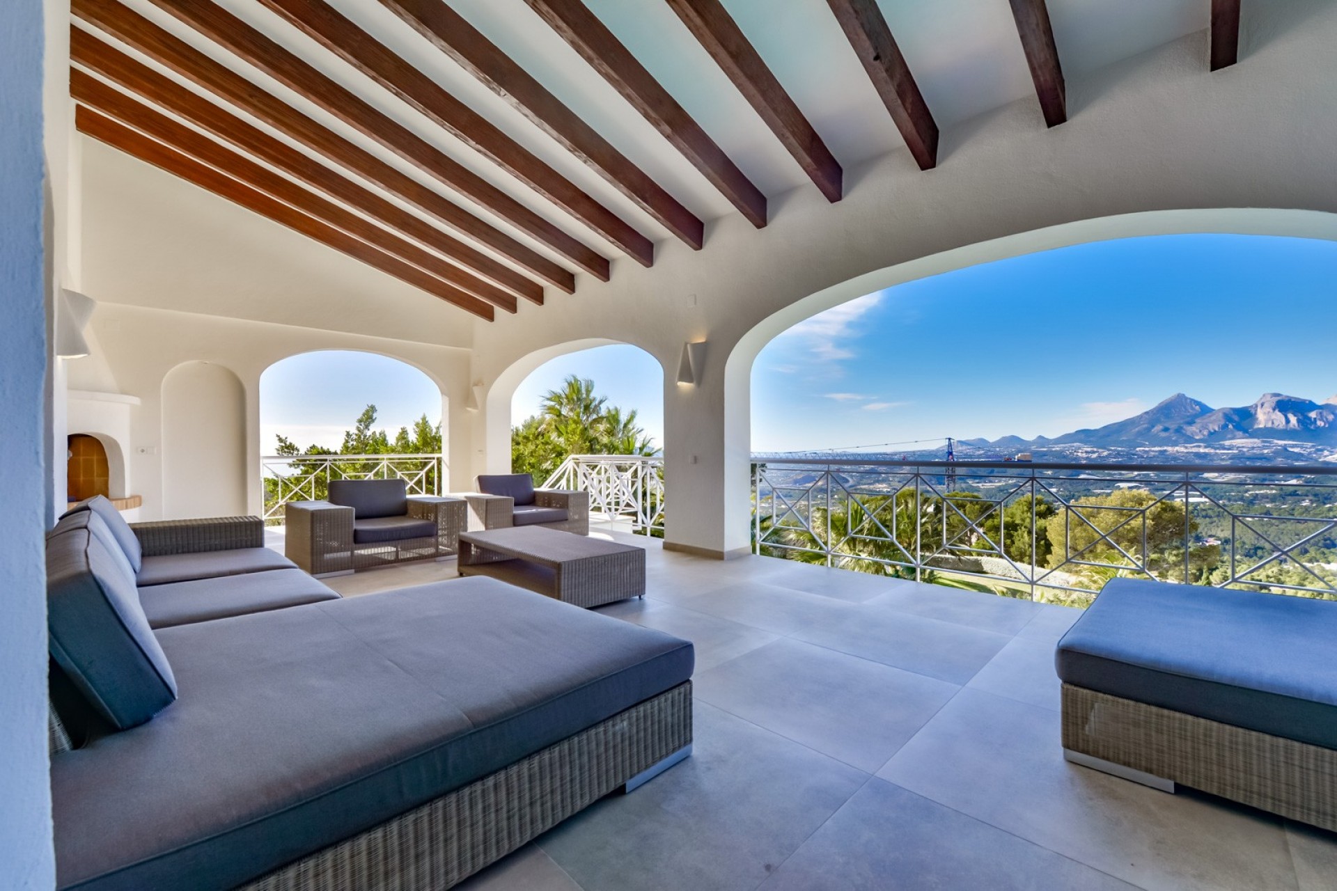 Resale - Villa -
Altea
