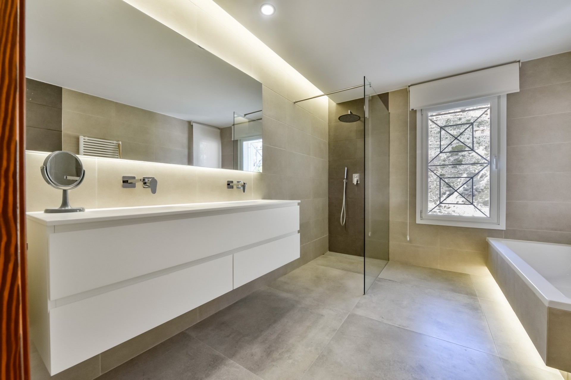 Resale - Villa -
Altea