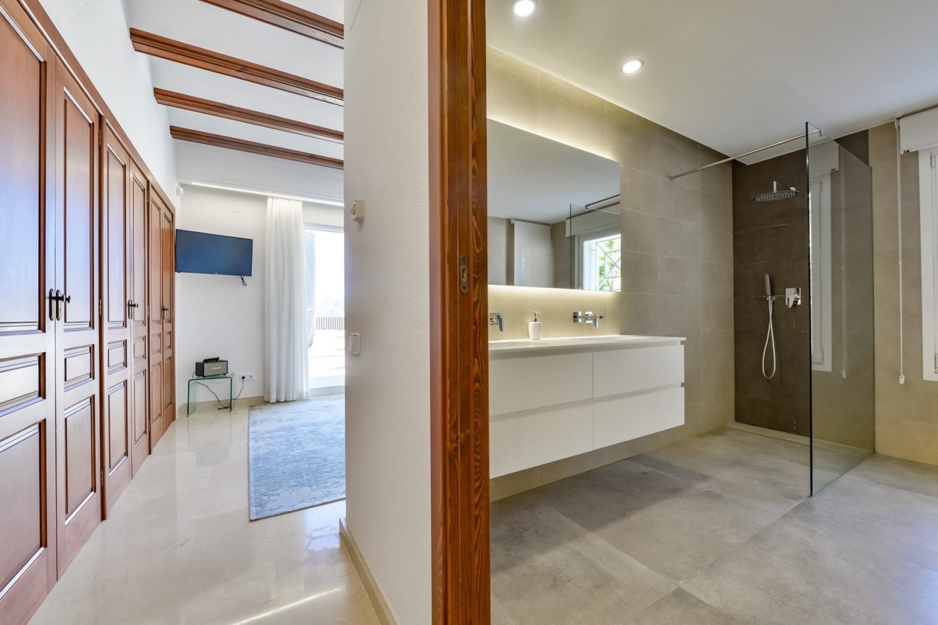 Resale - Villa -
Altea