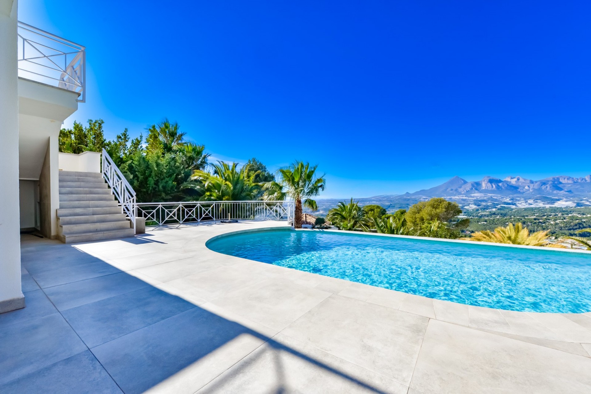 Resale - Villa -
Altea