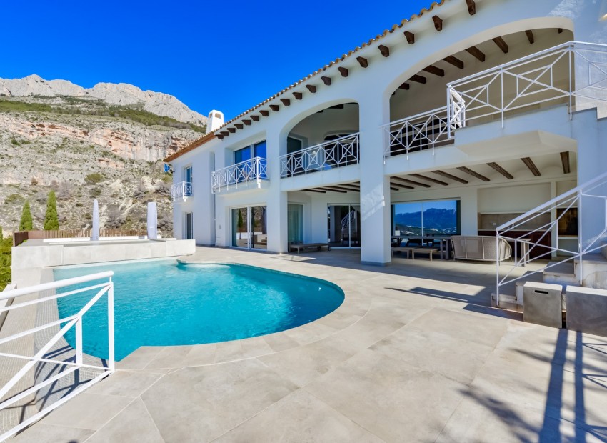 Resale - Villa -
Altea