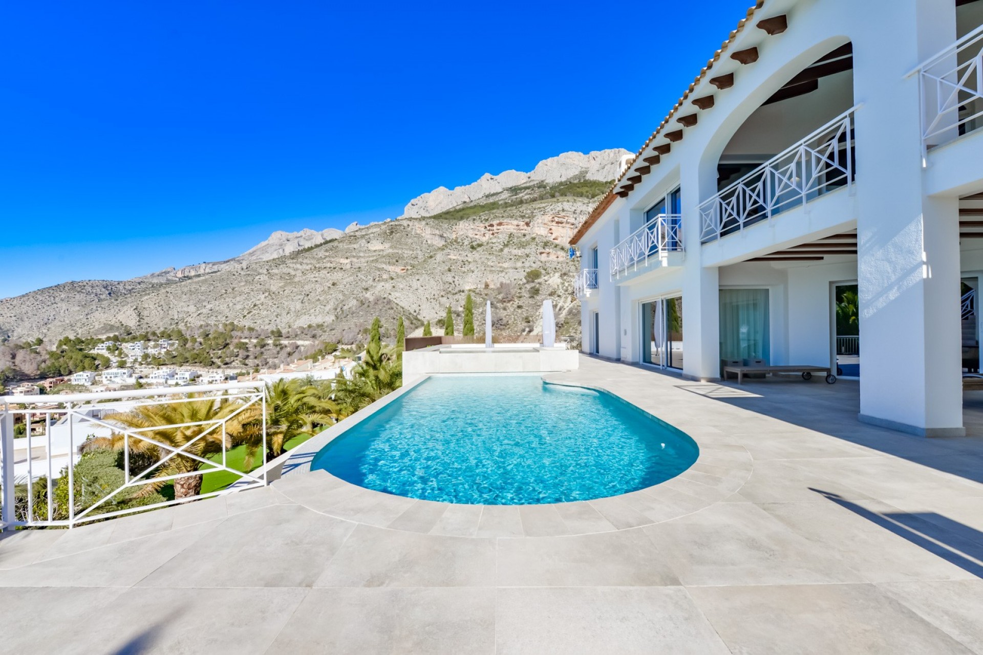 Resale - Villa -
Altea