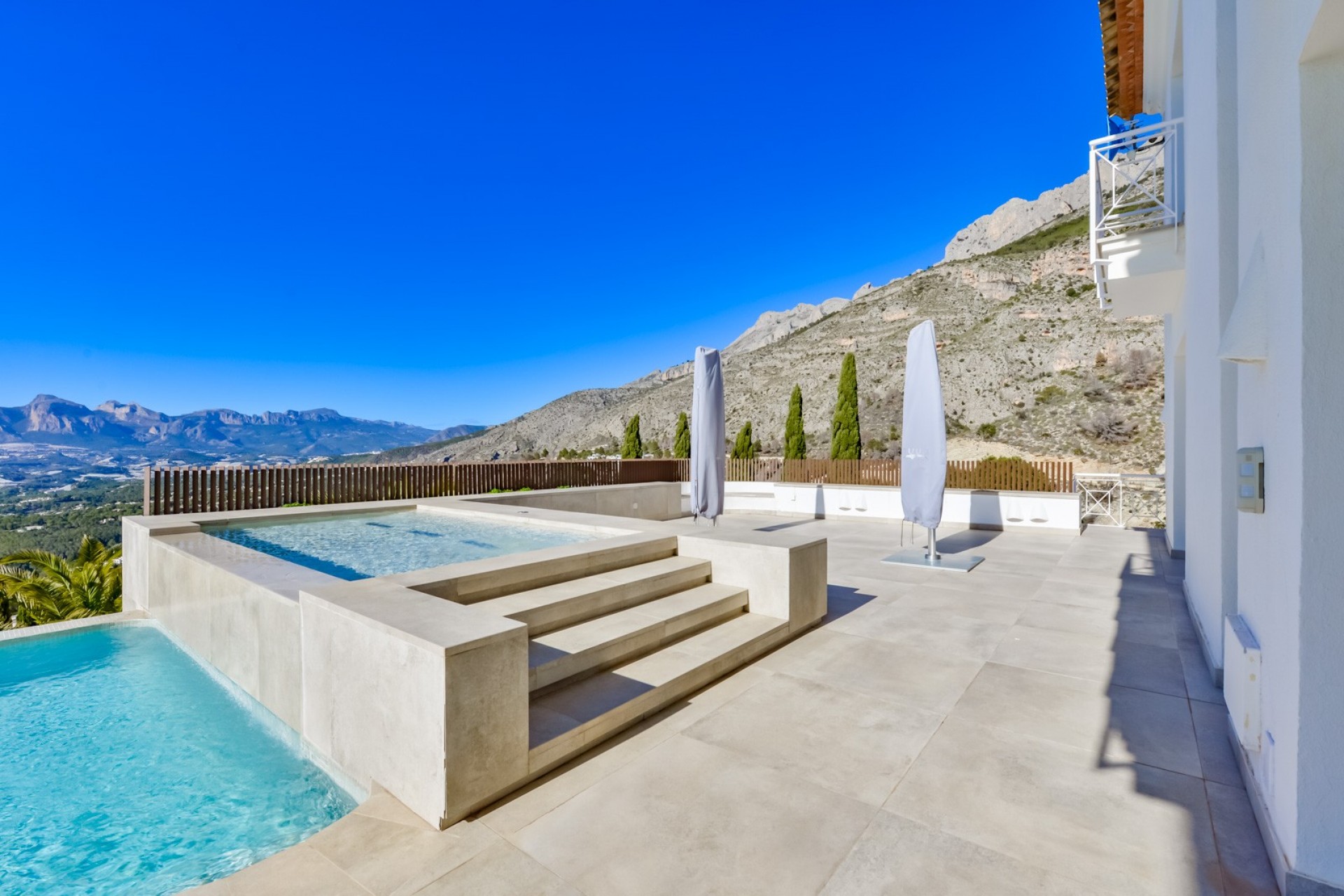 Resale - Villa -
Altea