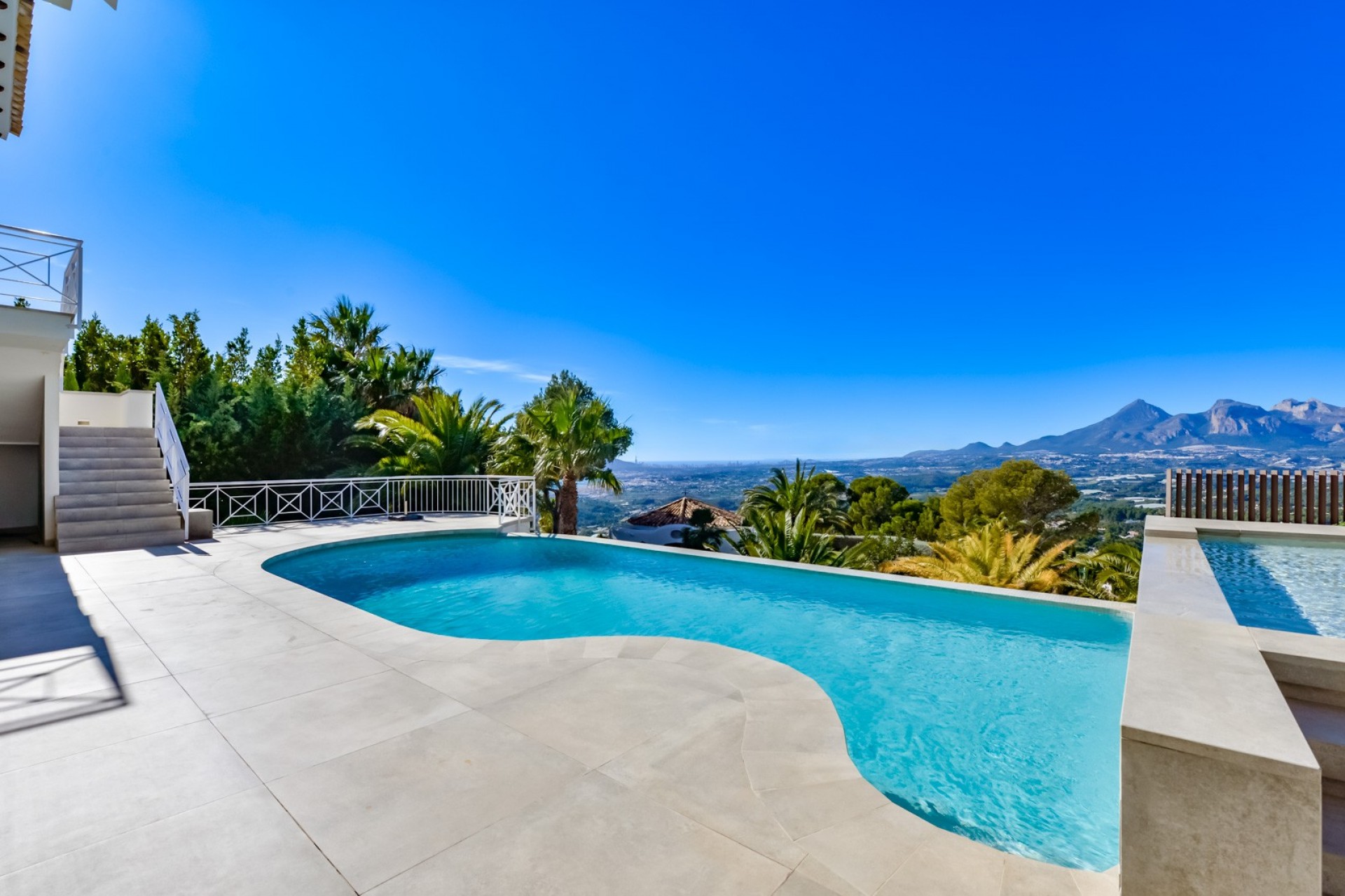 Resale - Villa -
Altea