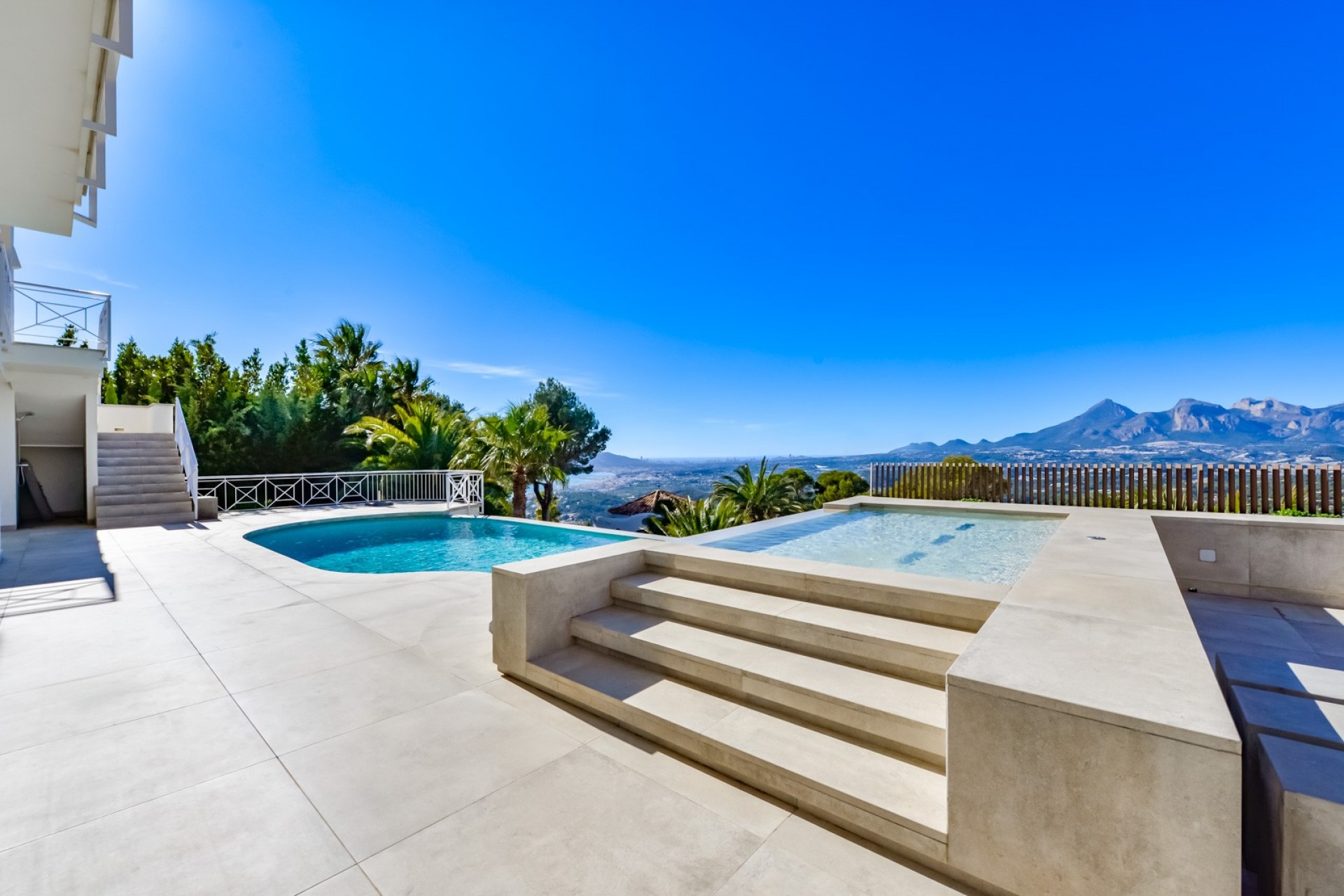 Resale - Villa -
Altea