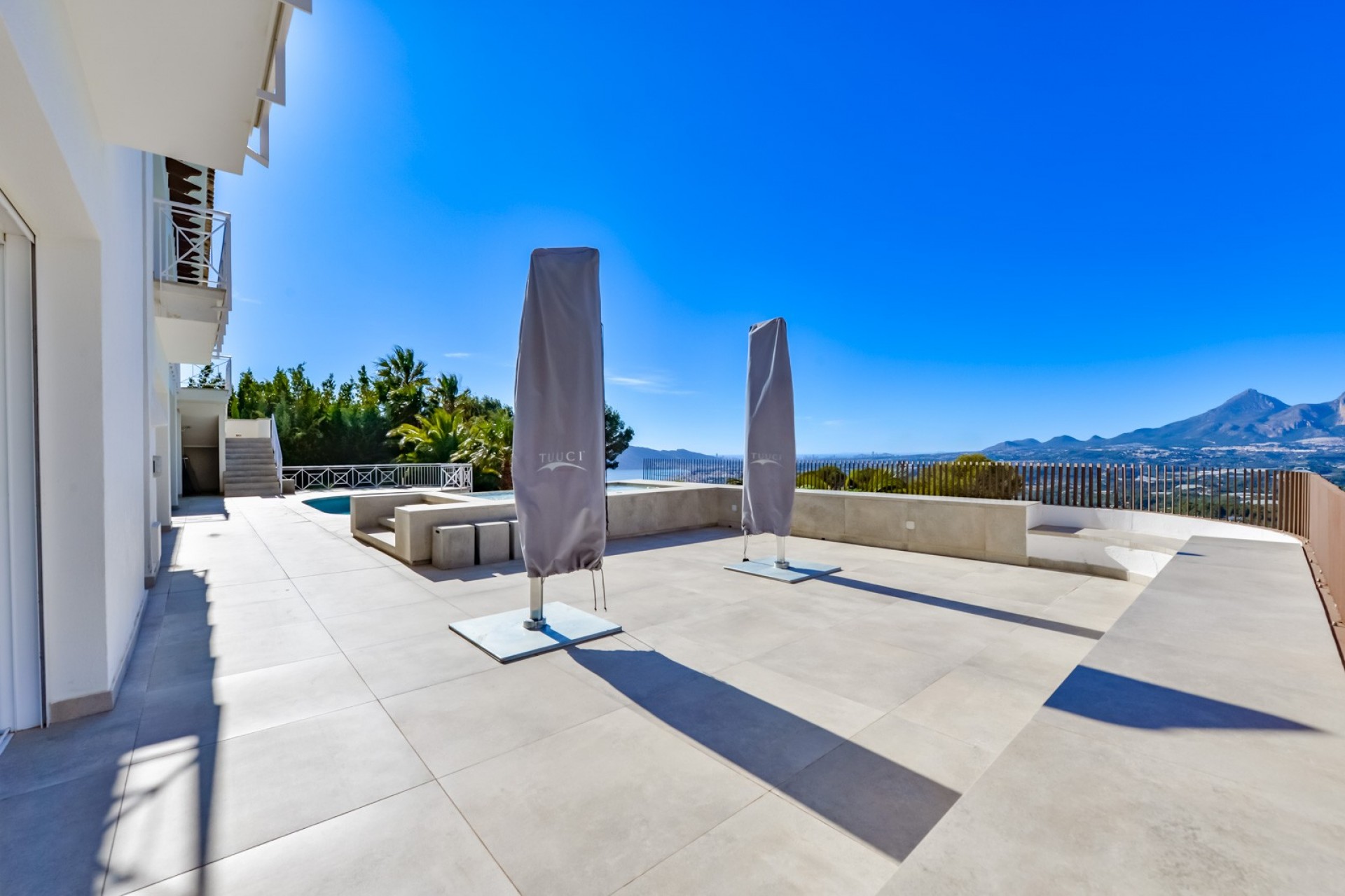 Resale - Villa -
Altea