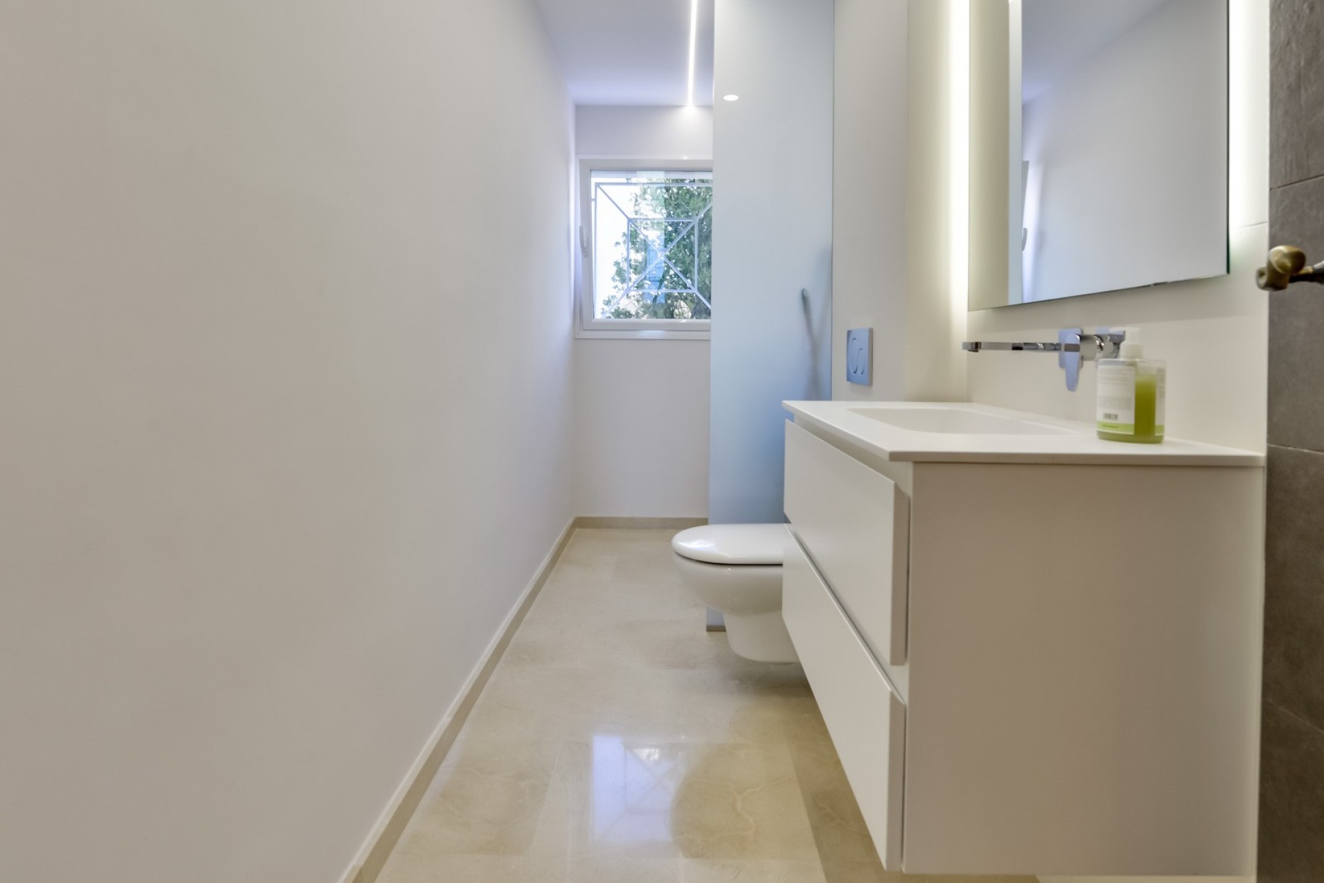 Resale - Villa -
Altea