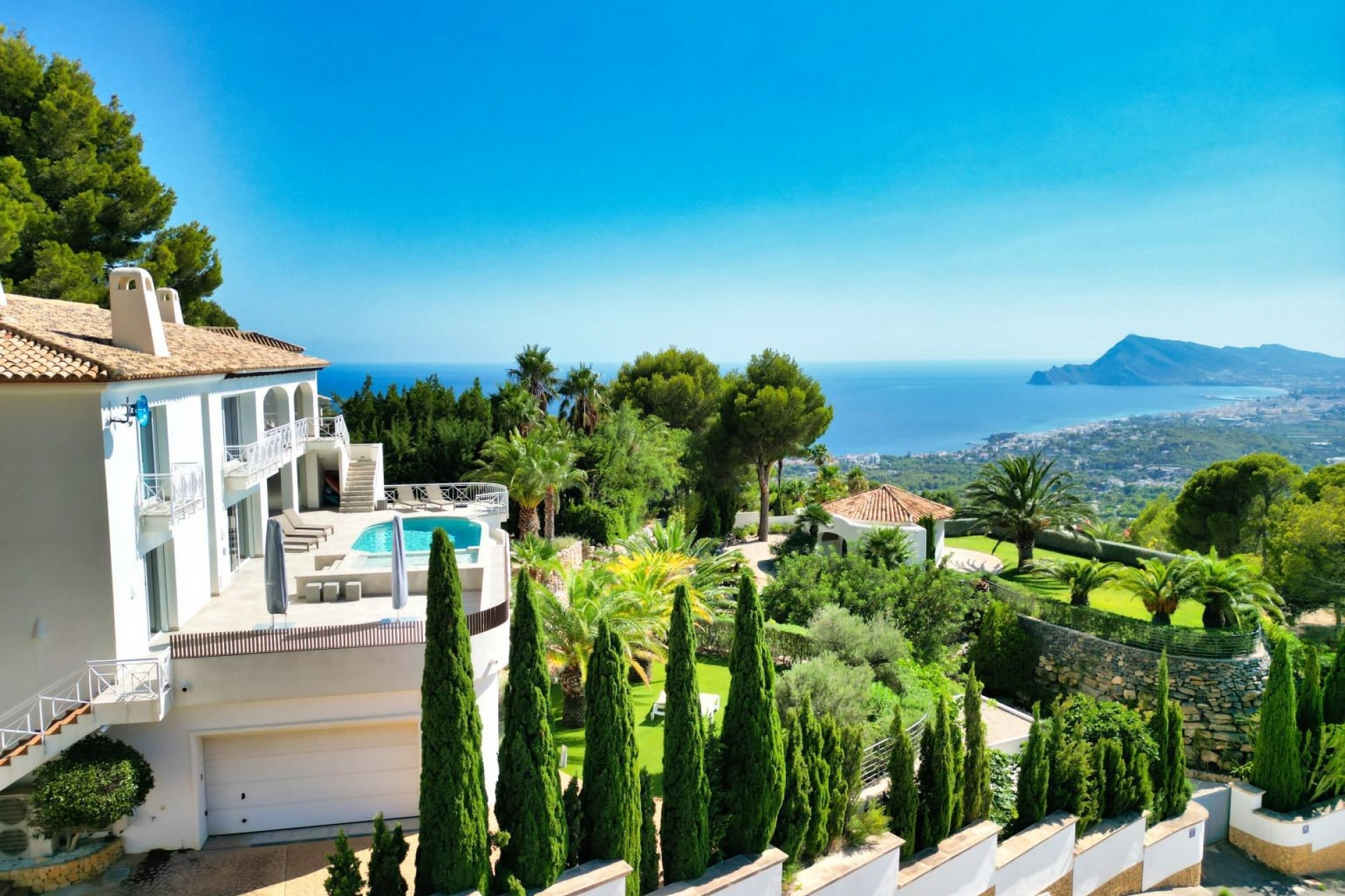 Resale - Villa -
Altea