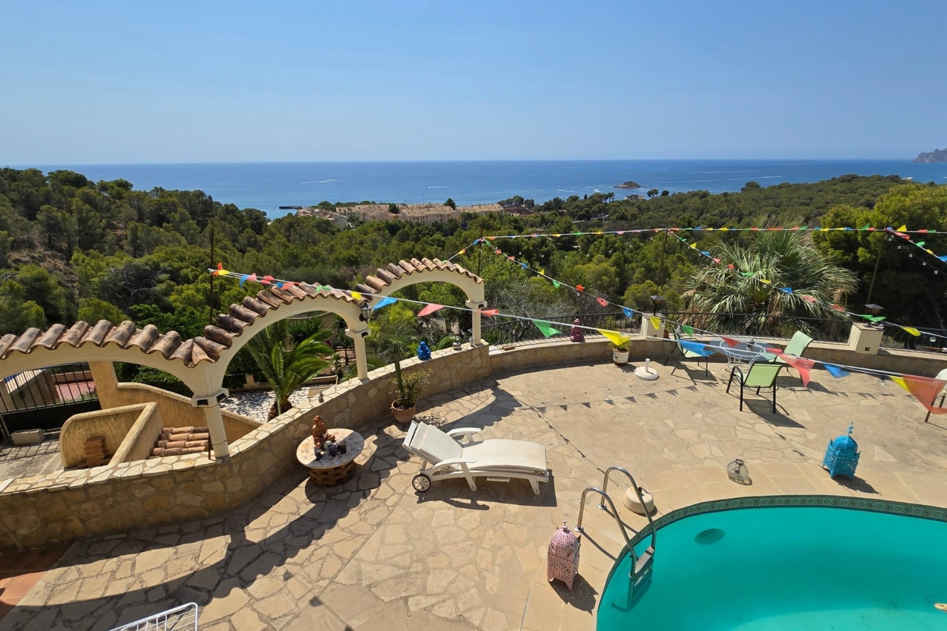 Resale - Villa -
Altea