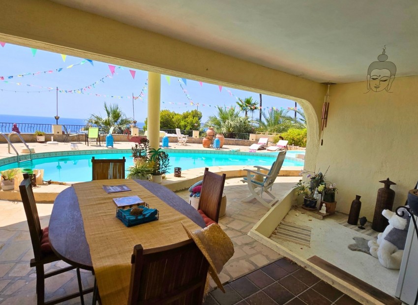 Resale - Villa -
Altea