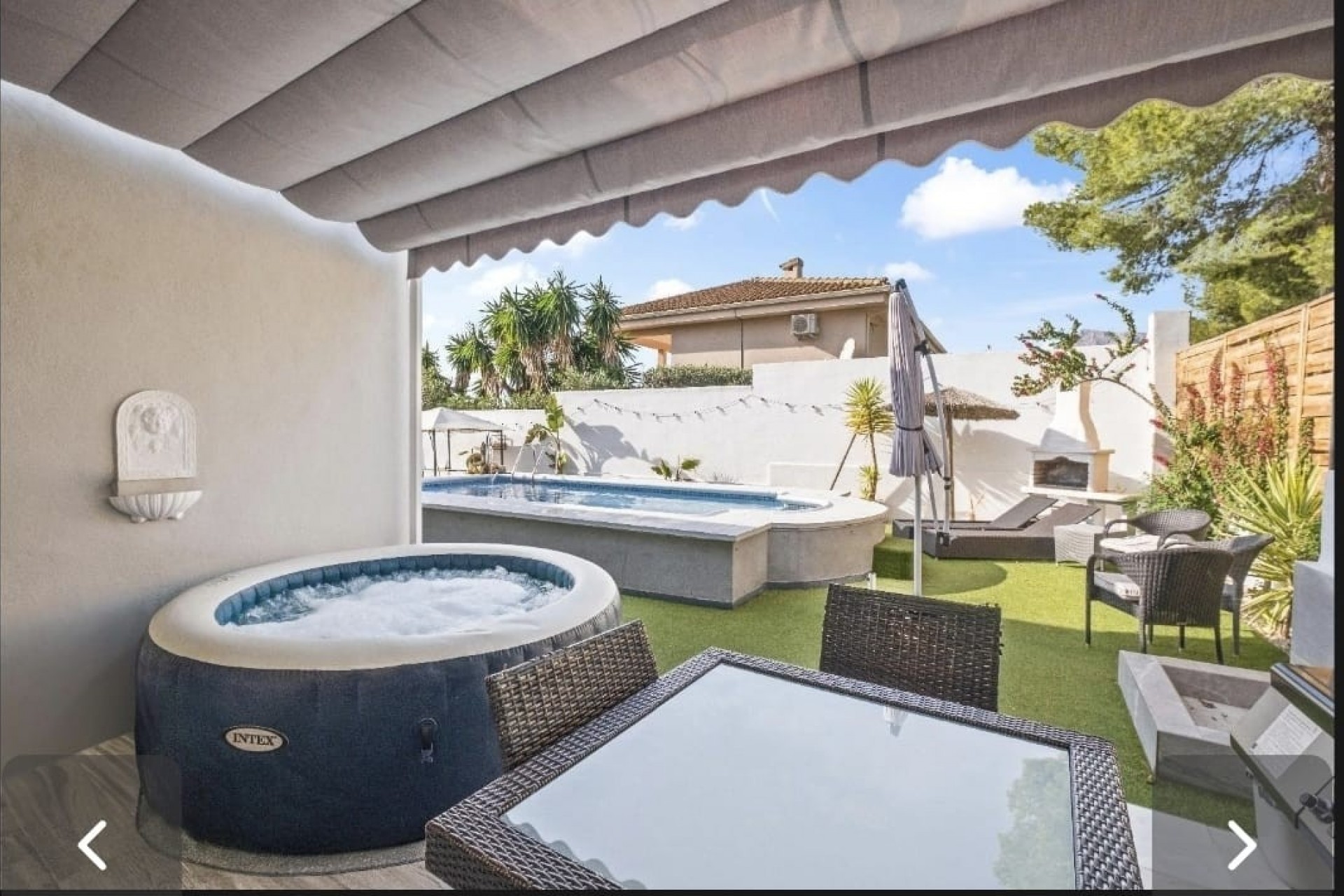 Resale - Villa -
Altea