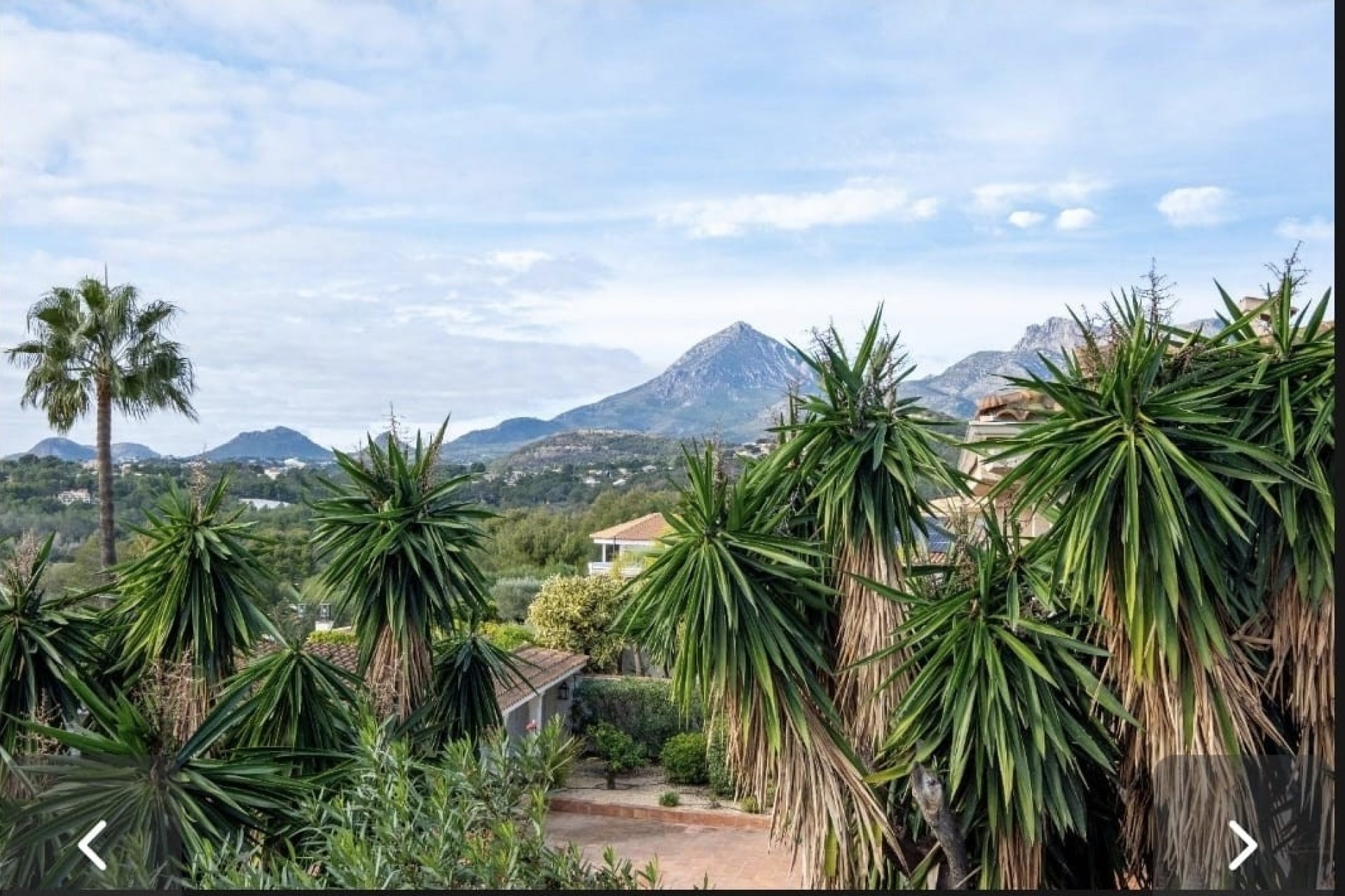 Resale - Villa -
Altea