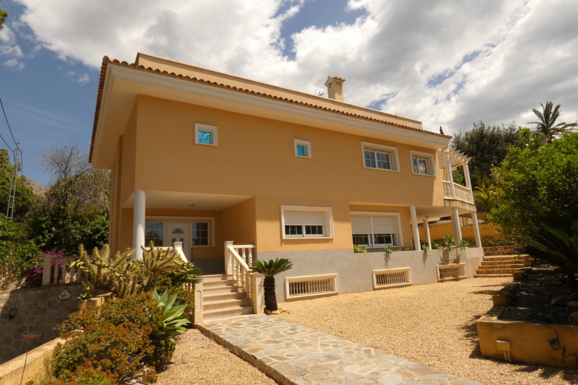 Resale - Villa -
Altea