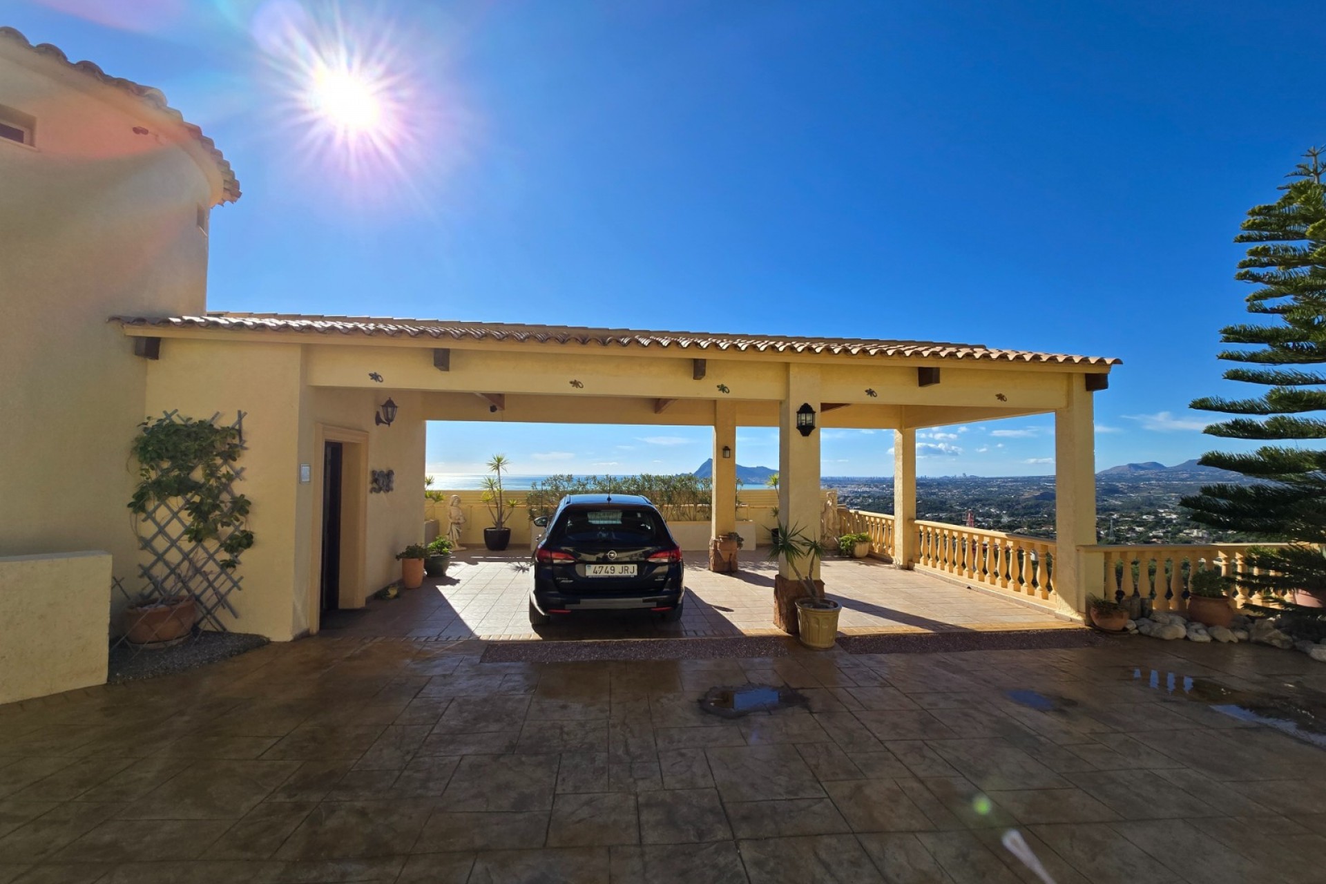 Resale - Villa -
Altea