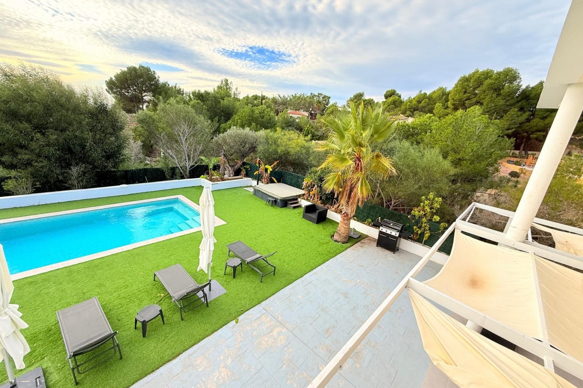Resale - Villa -
Altea