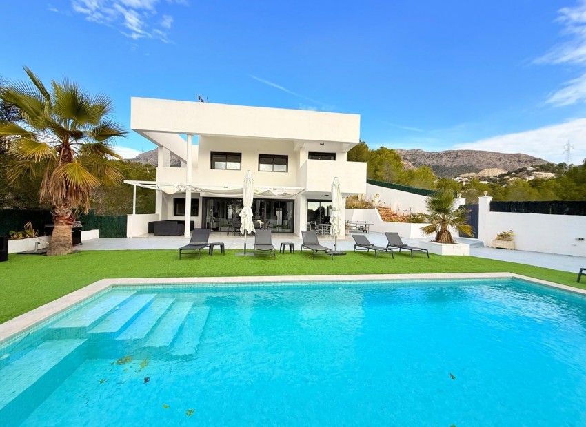 Resale - Villa -
Altea