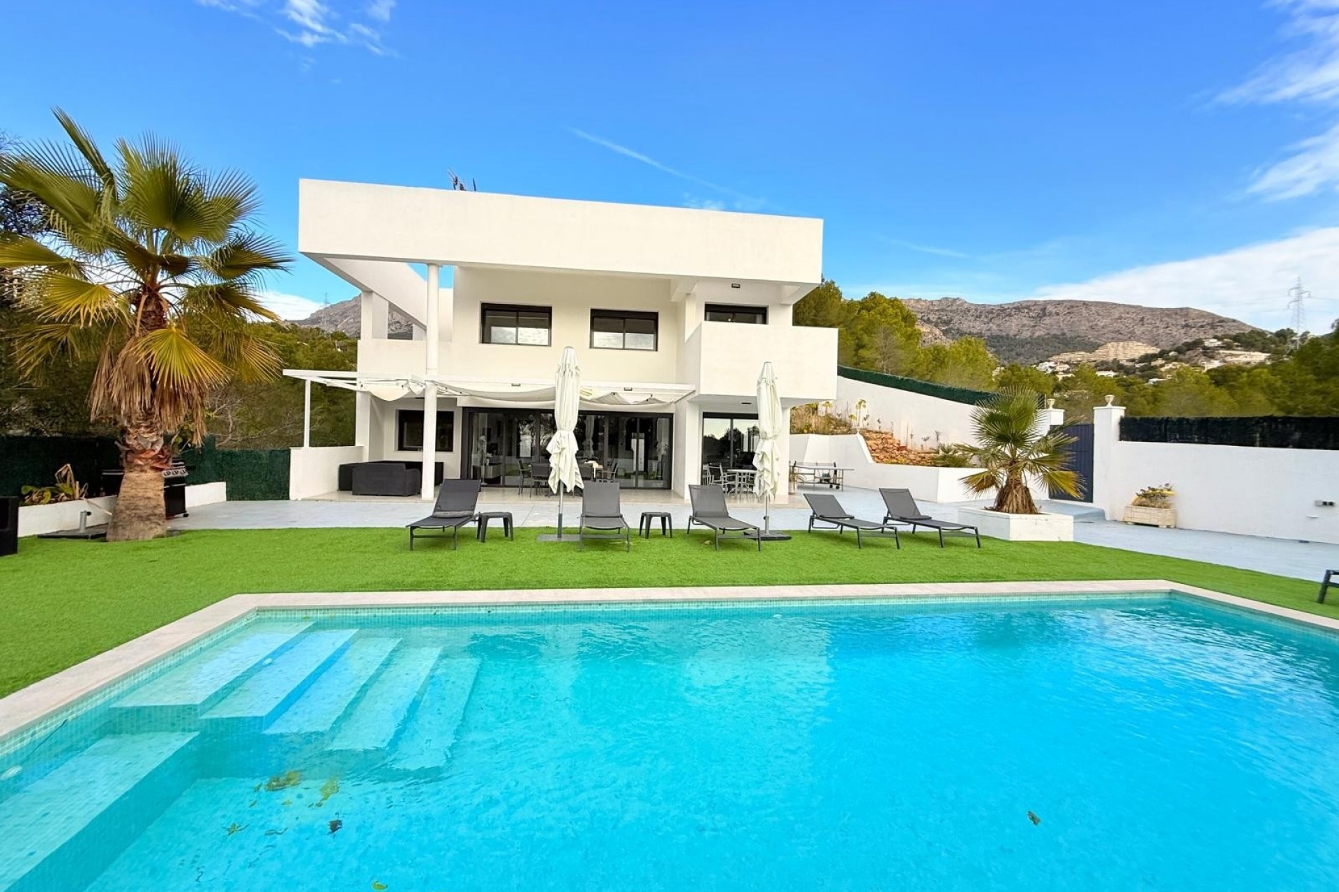 Resale - Villa -
Altea