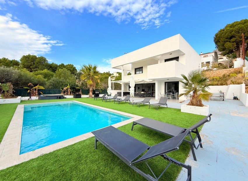 Resale - Villa -
Altea