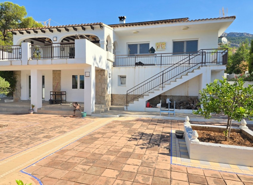 Resale - Villa -
Altea