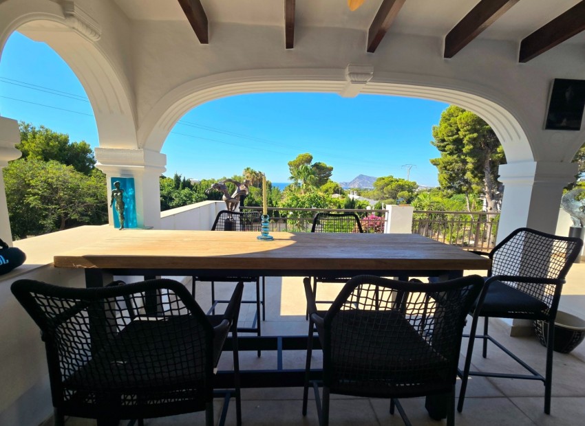 Resale - Villa -
Altea
