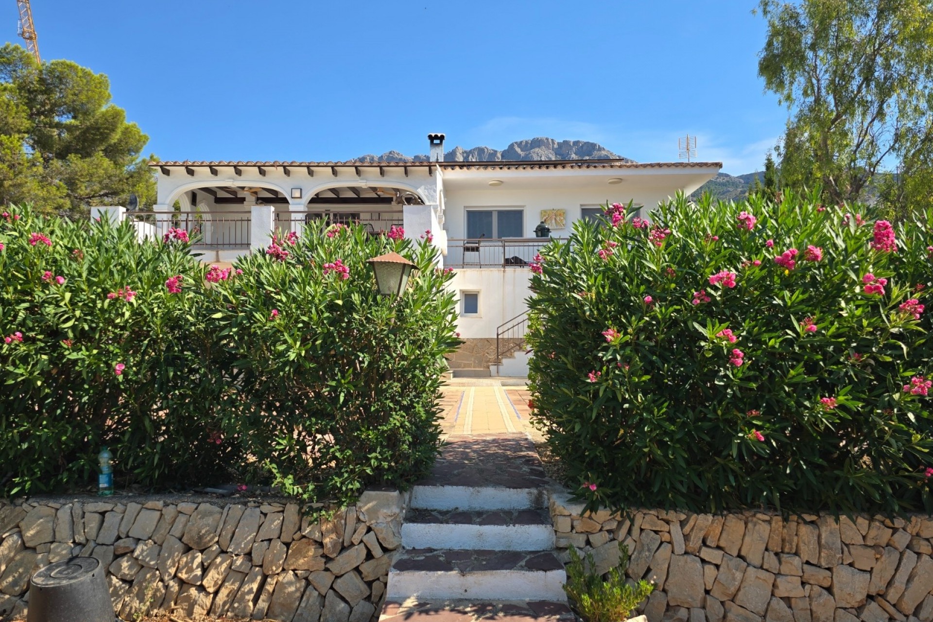 Resale - Villa -
Altea