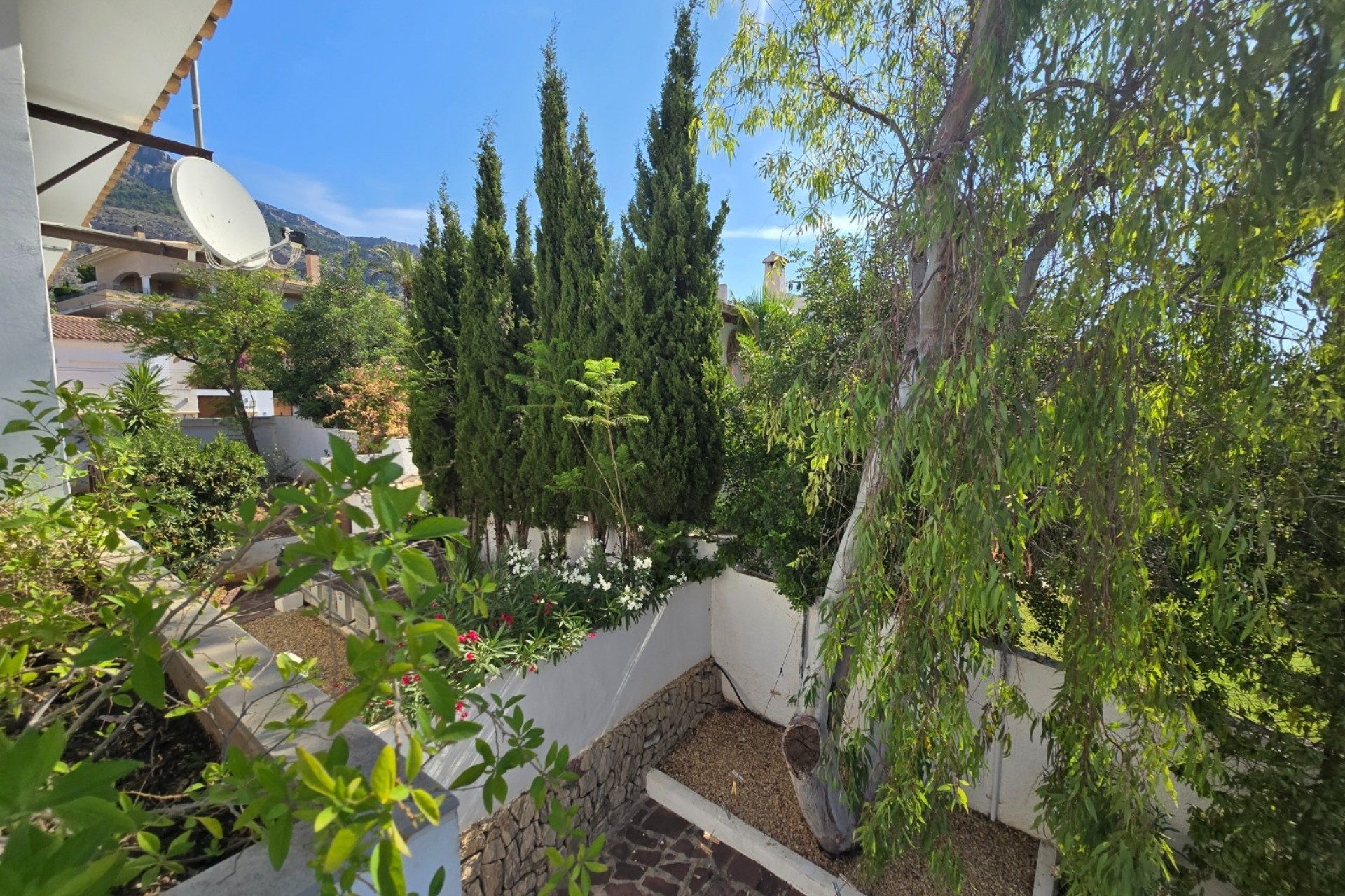 Resale - Villa -
Altea