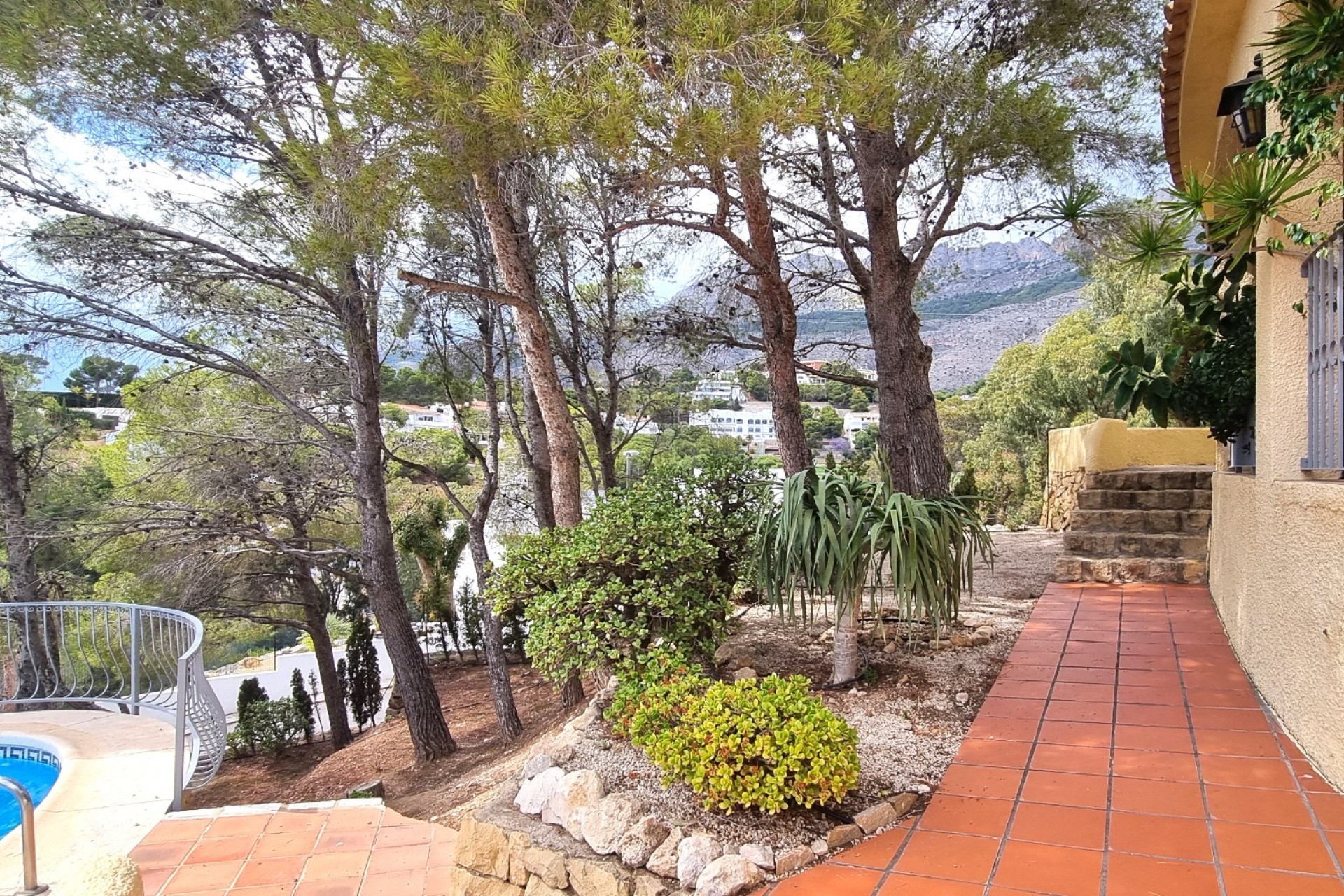 Resale - Villa -
Altea