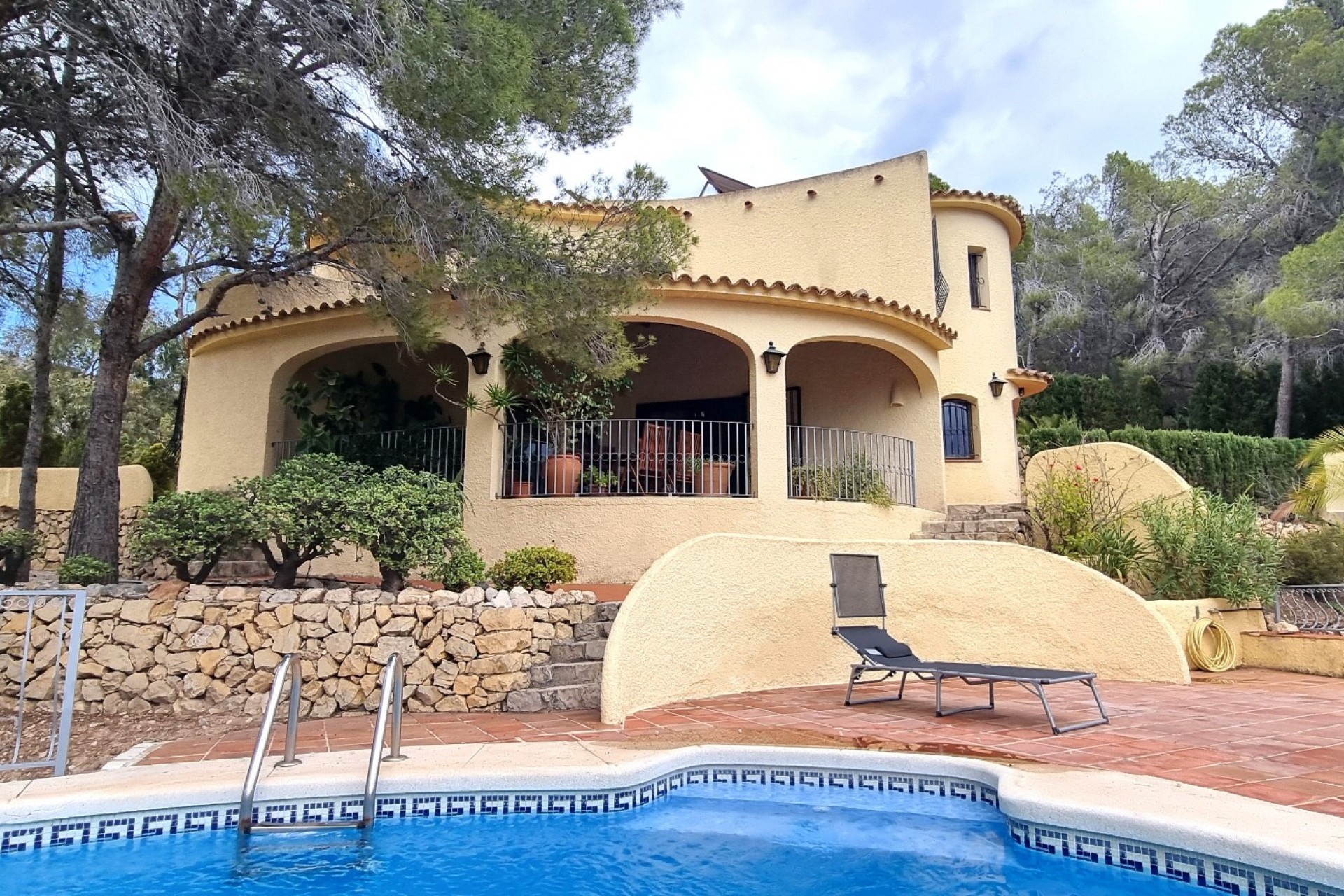 Resale - Villa -
Altea