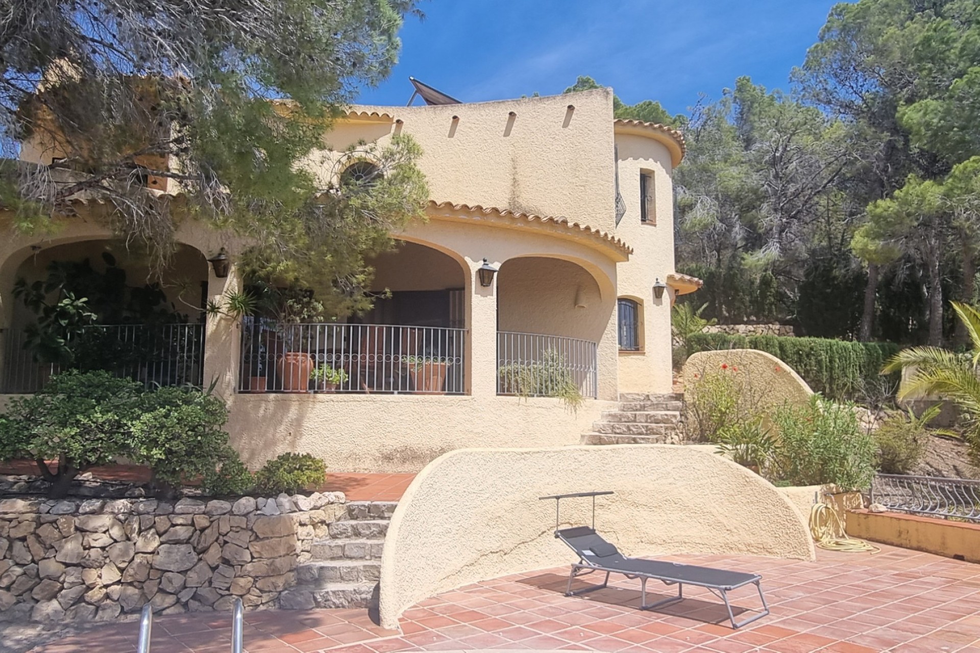 Resale - Villa -
Altea