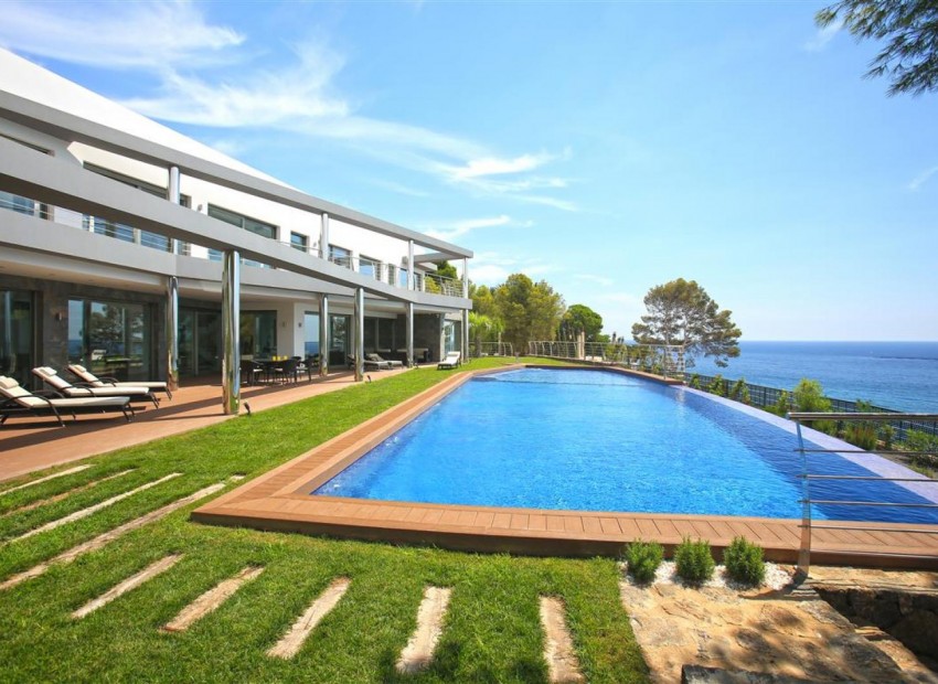 Resale - Villa -
Altea