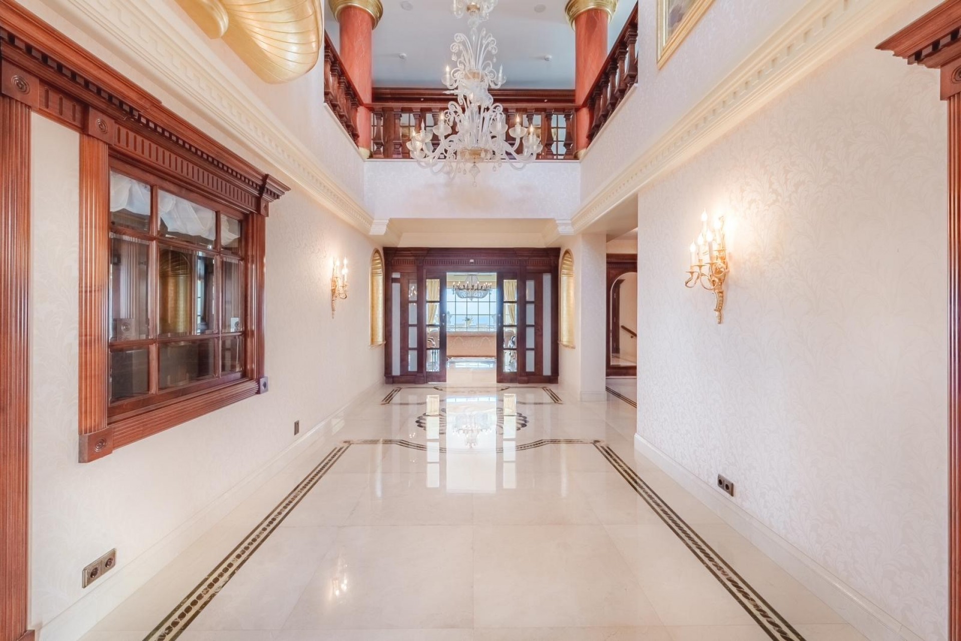 Resale - Villa -
Benalmadena