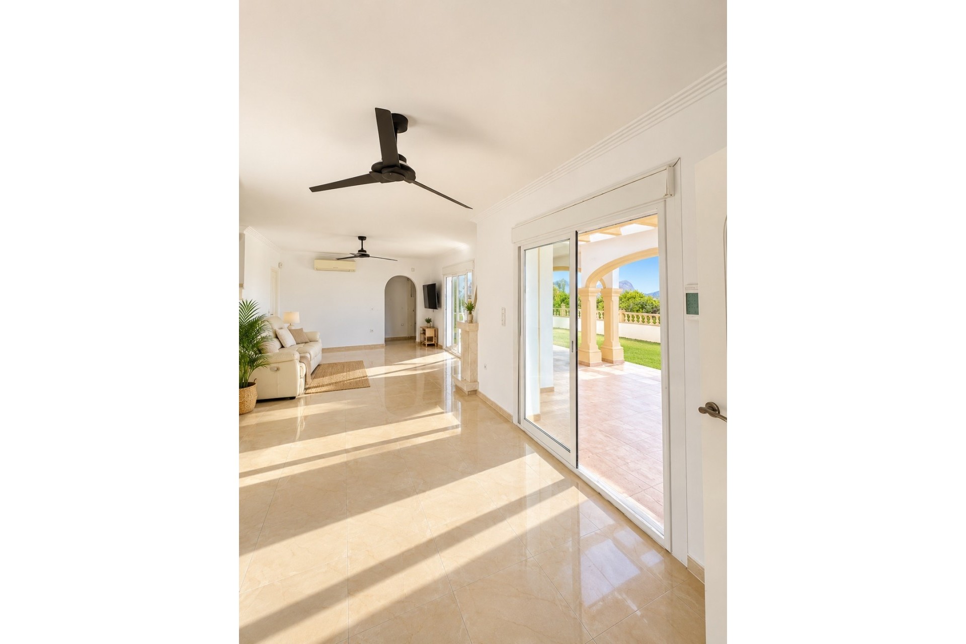 Resale - Villa -
Beniarbeig