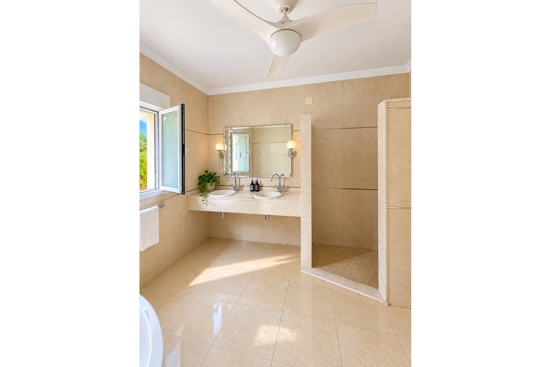 Resale - Villa -
Beniarbeig