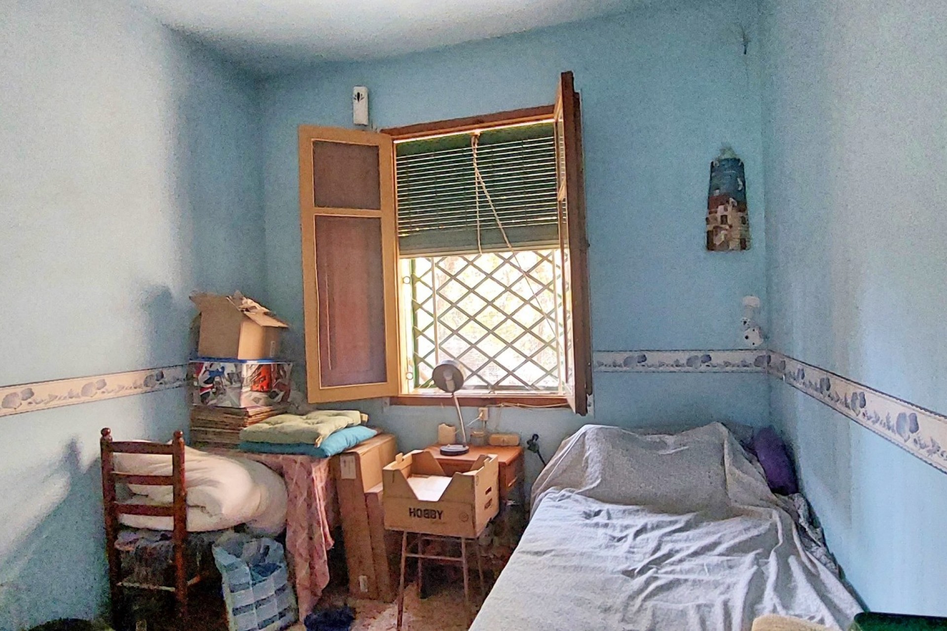 Resale - Villa -
Benidorm