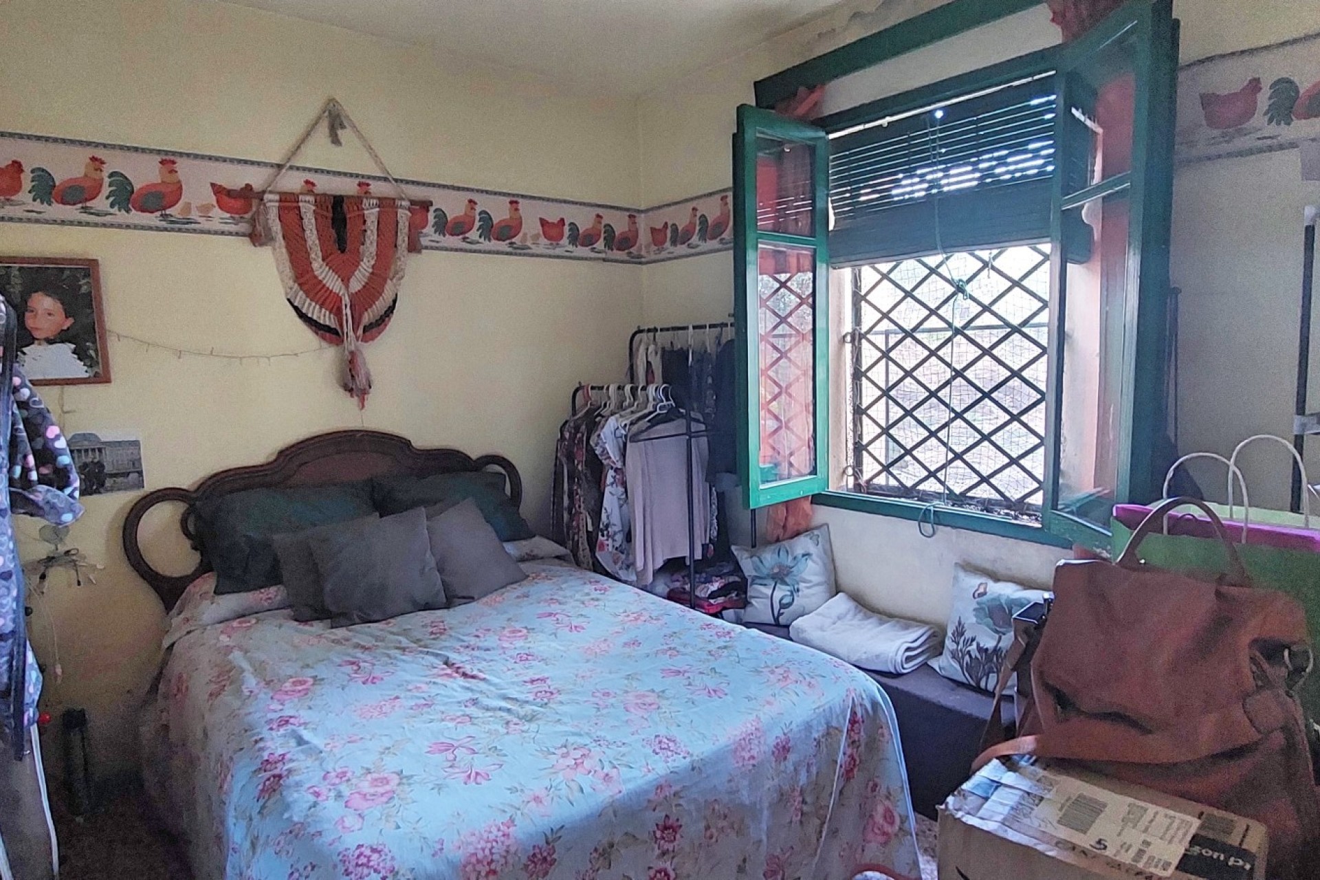 Resale - Villa -
Benidorm