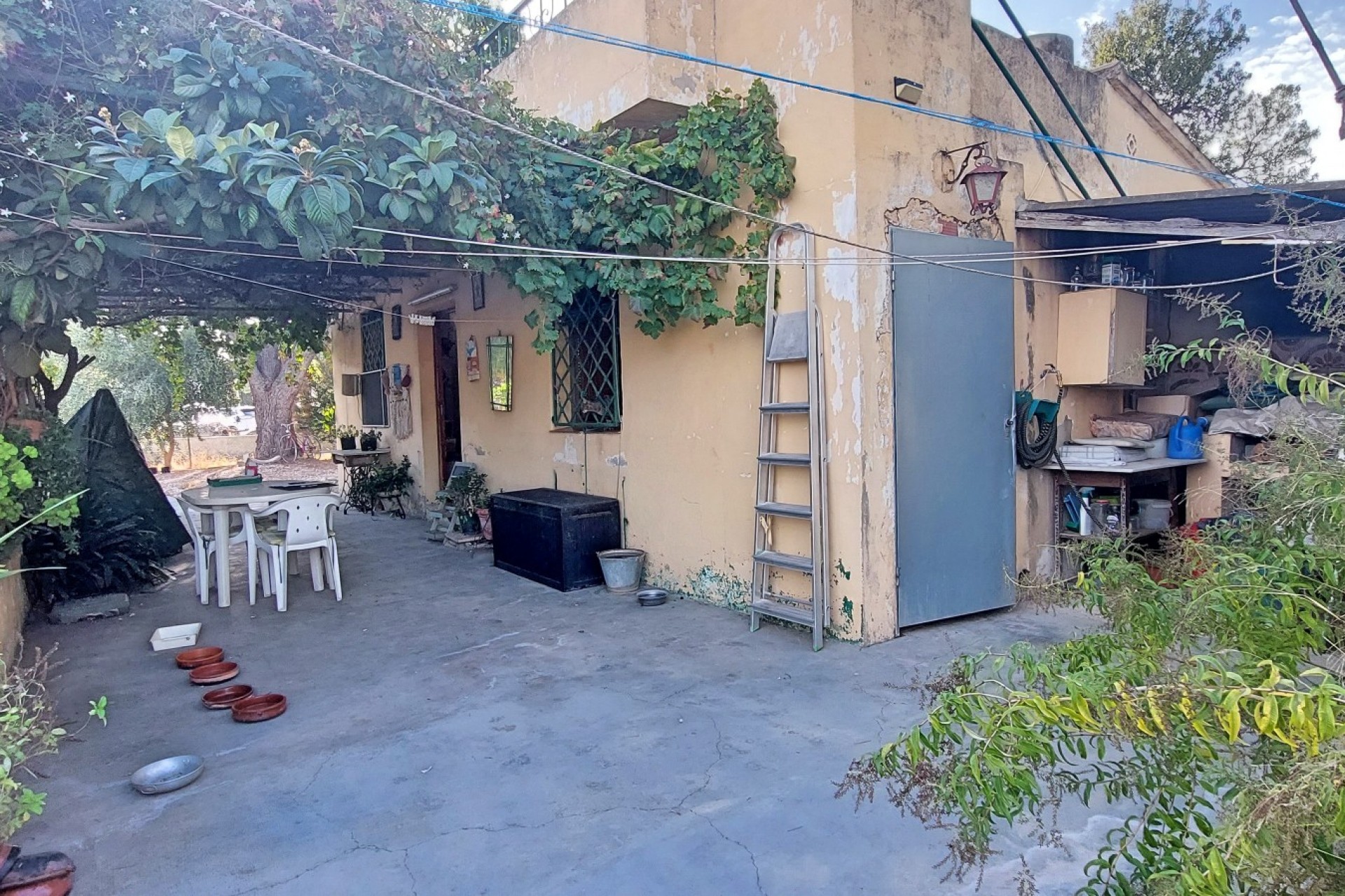 Resale - Villa -
Benidorm