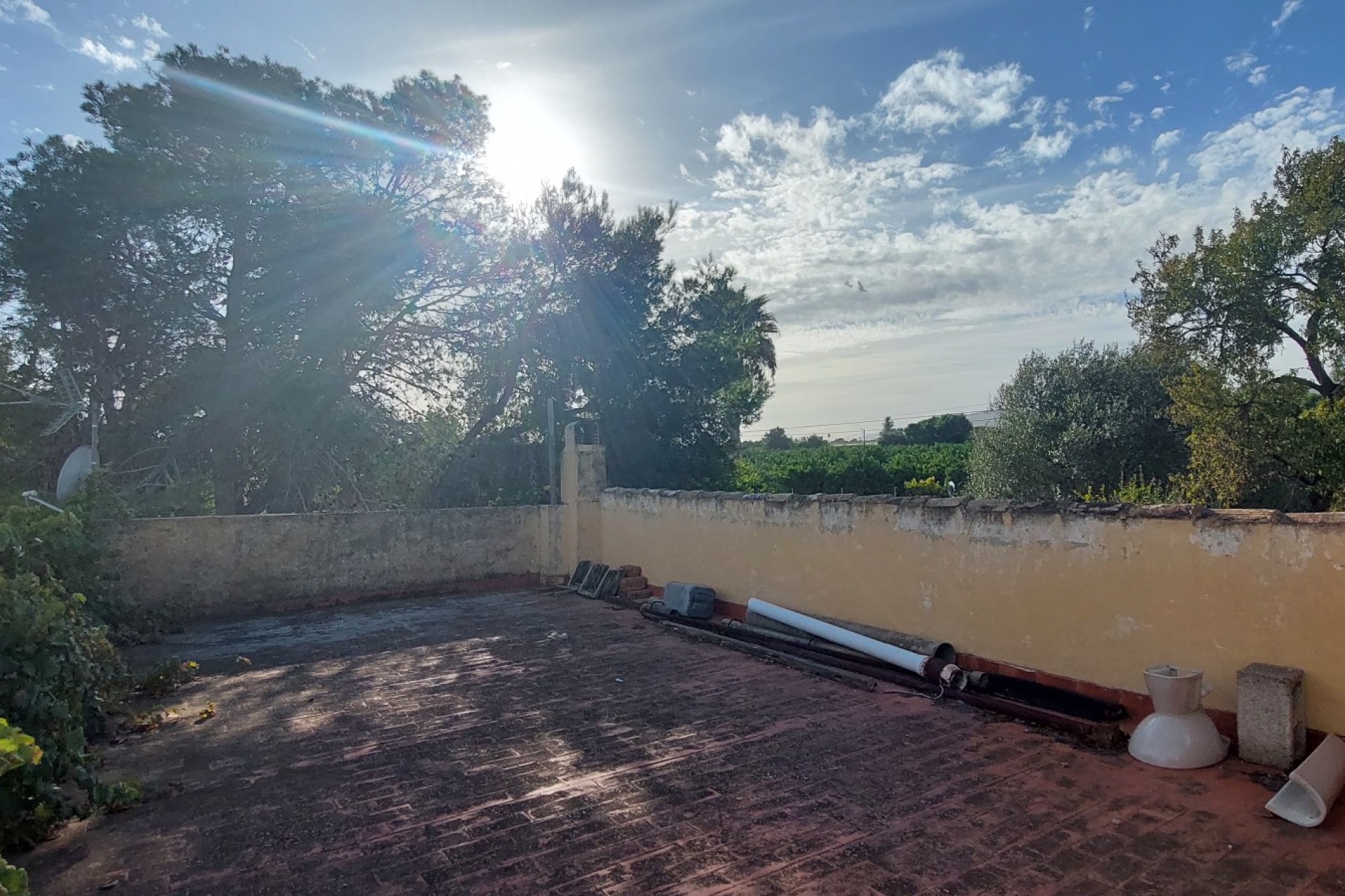 Resale - Villa -
Benidorm