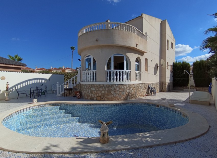 Resale - Villa -
Benijofar