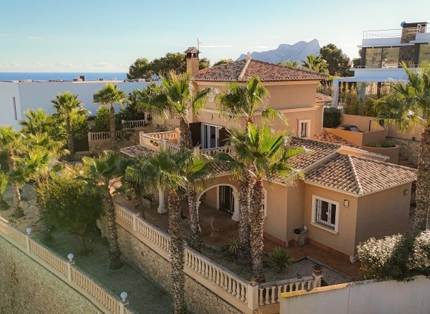 Resale - Villa -
Benissa - Cala Advocat - Baladrar