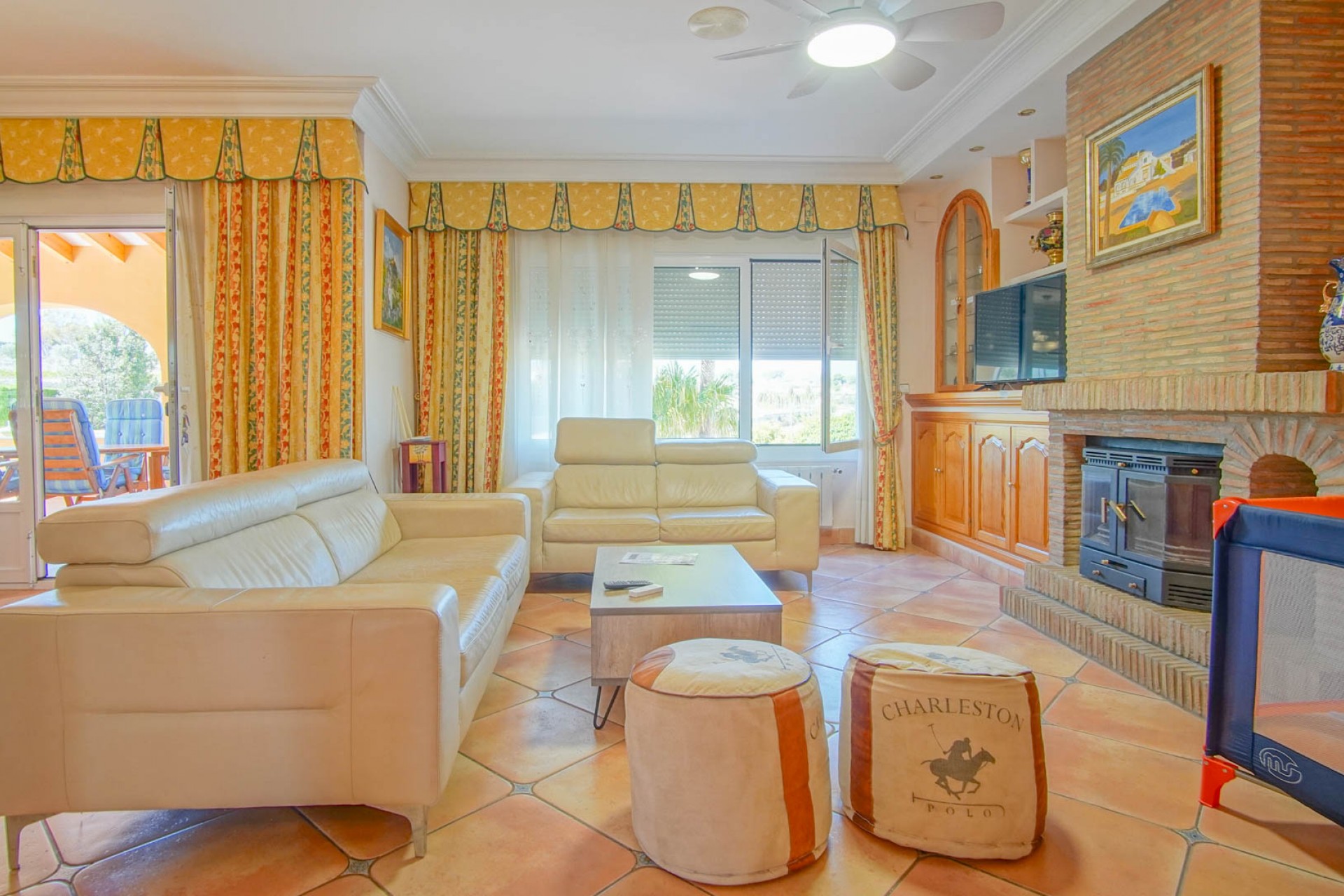 Resale - Villa -
Benissa - Fustera