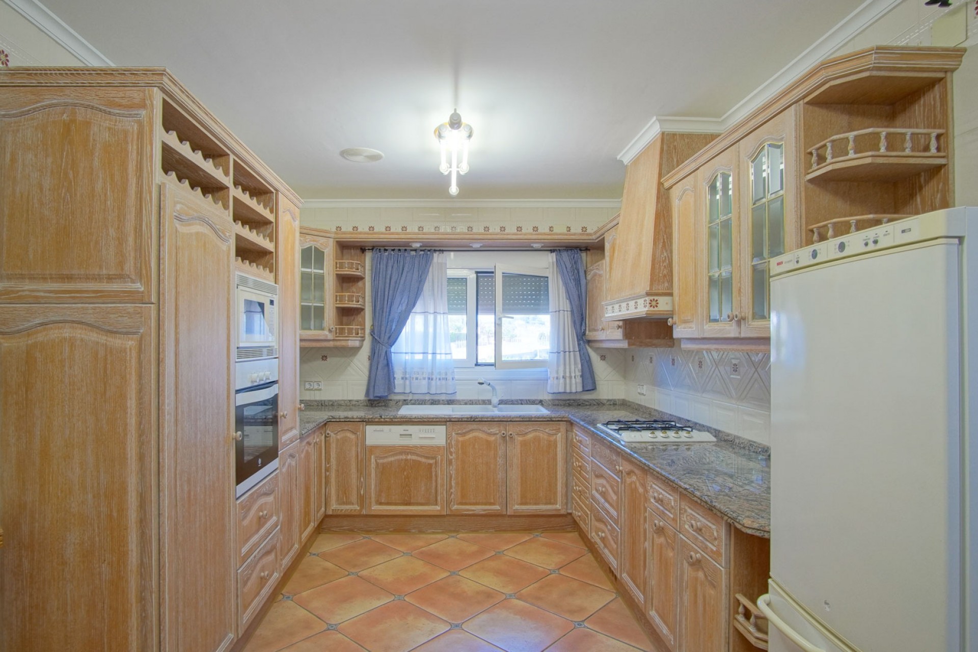 Resale - Villa -
Benissa - Fustera