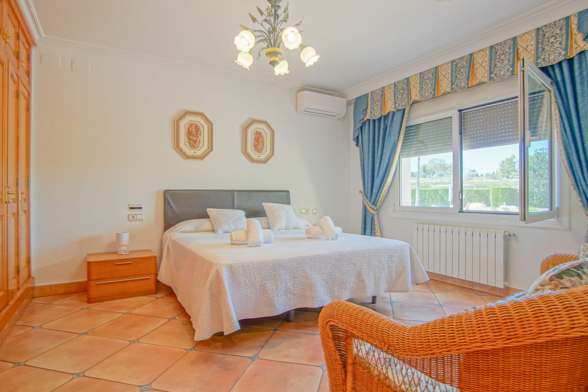 Resale - Villa -
Benissa - Fustera