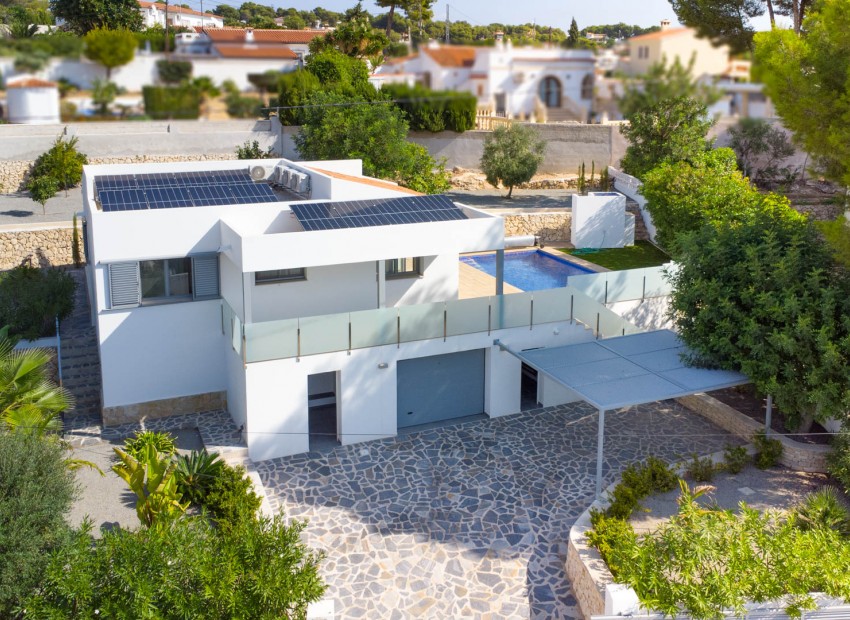 Resale - Villa -
Benissa - La Fustera