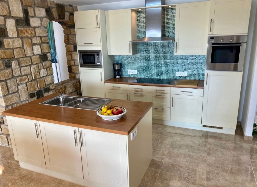 Resale - Villa -
Benissa - La Fustera